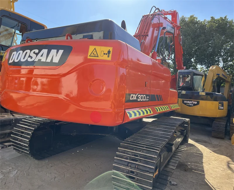 high quality low price DOOSAN DX300 DX300LC 30 TON used secondhand hydraulic crawler excavator with spare parts