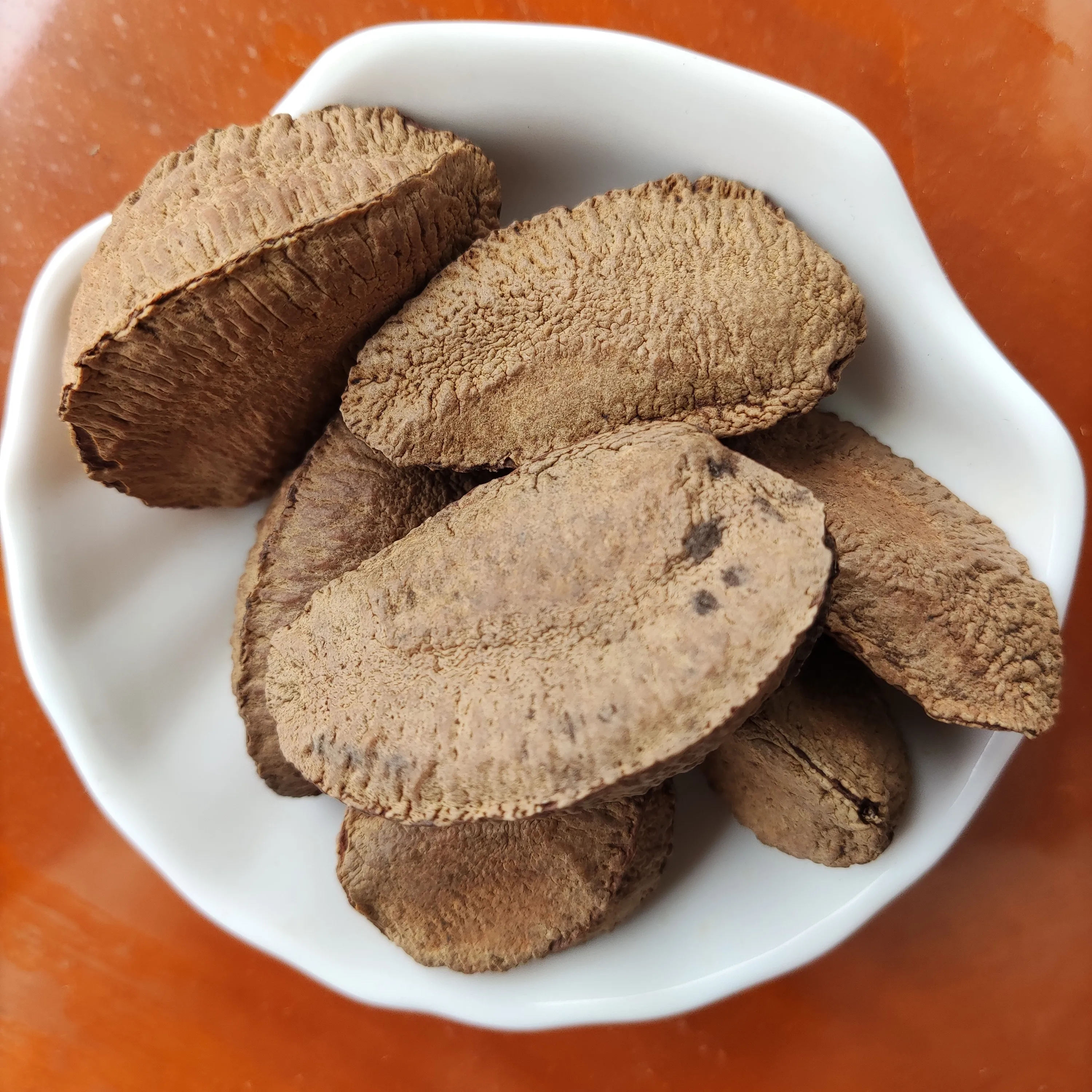 Цельная НЕОБРАБОТАННАЯ бразильская гайка с корпусом без трещин