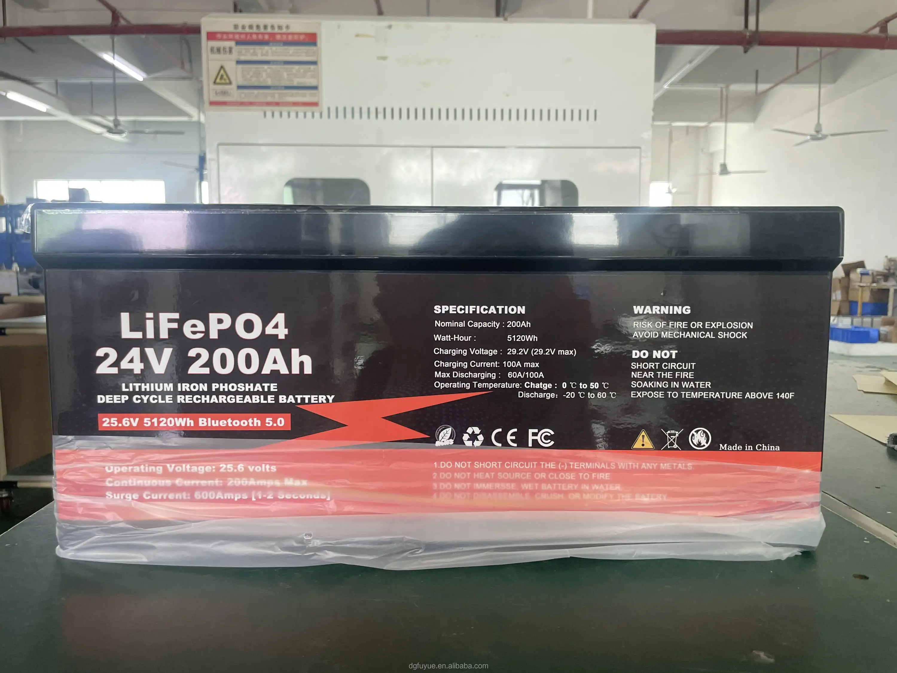 EU Warehouse Wholesale  LiFePo4 Battery 12V 50AH 100Ah 200Ah 400Ah  Bluetooth IP65 Waterproof Heating Balance Solar Battery