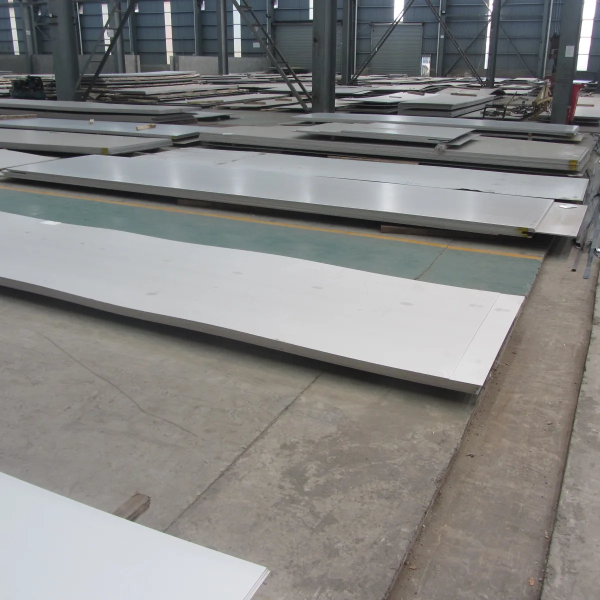 Hot/Cold Rolled 201 202 301 304 304L 310S 316 316L 321 409 410 430 440C 904L 2205 Stainless Steel Strips/Coil/Sheet/Plate Price