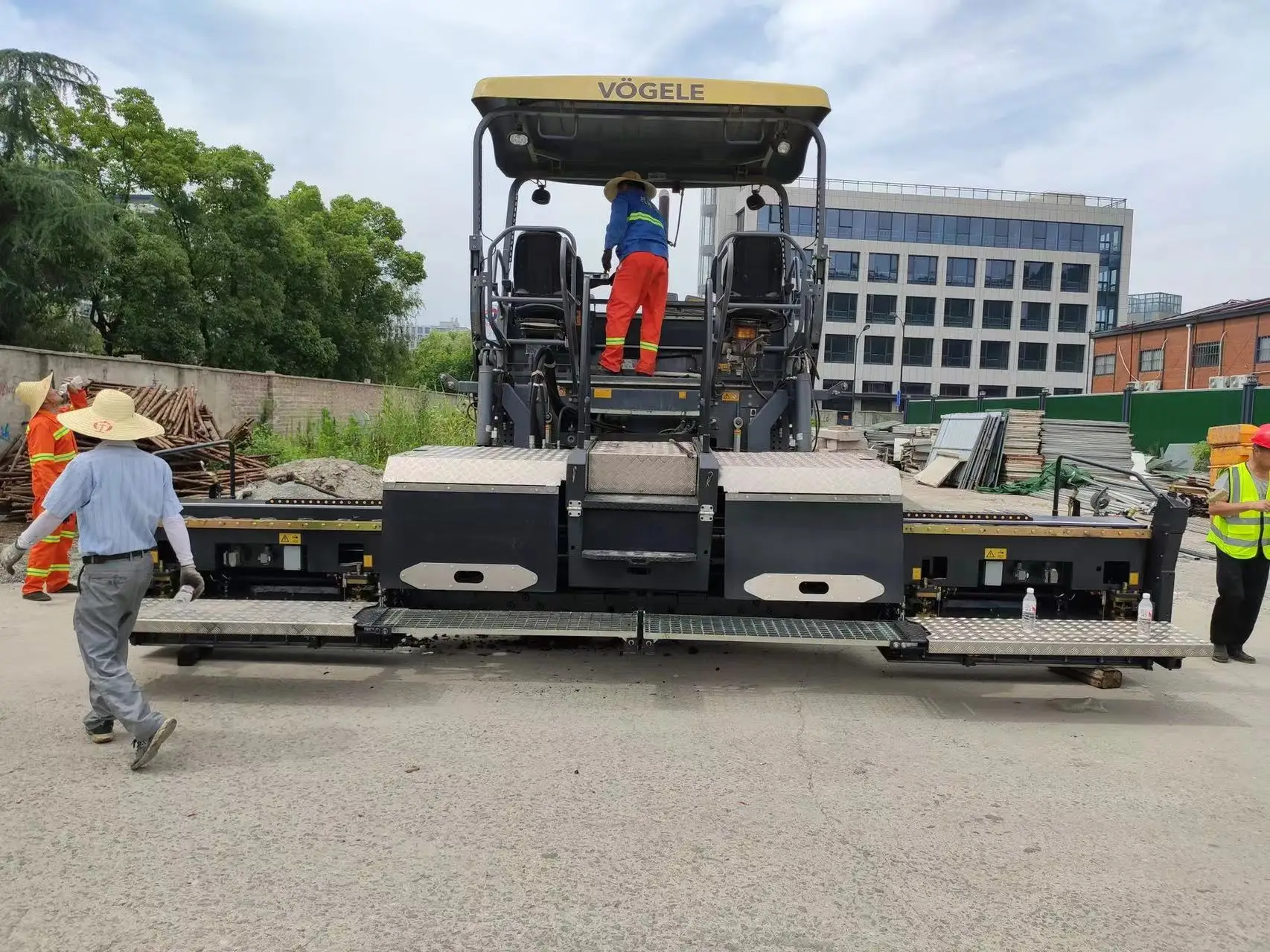 S1900-3L/S2100-3L/AB600-3TV/асфальтоукладчик