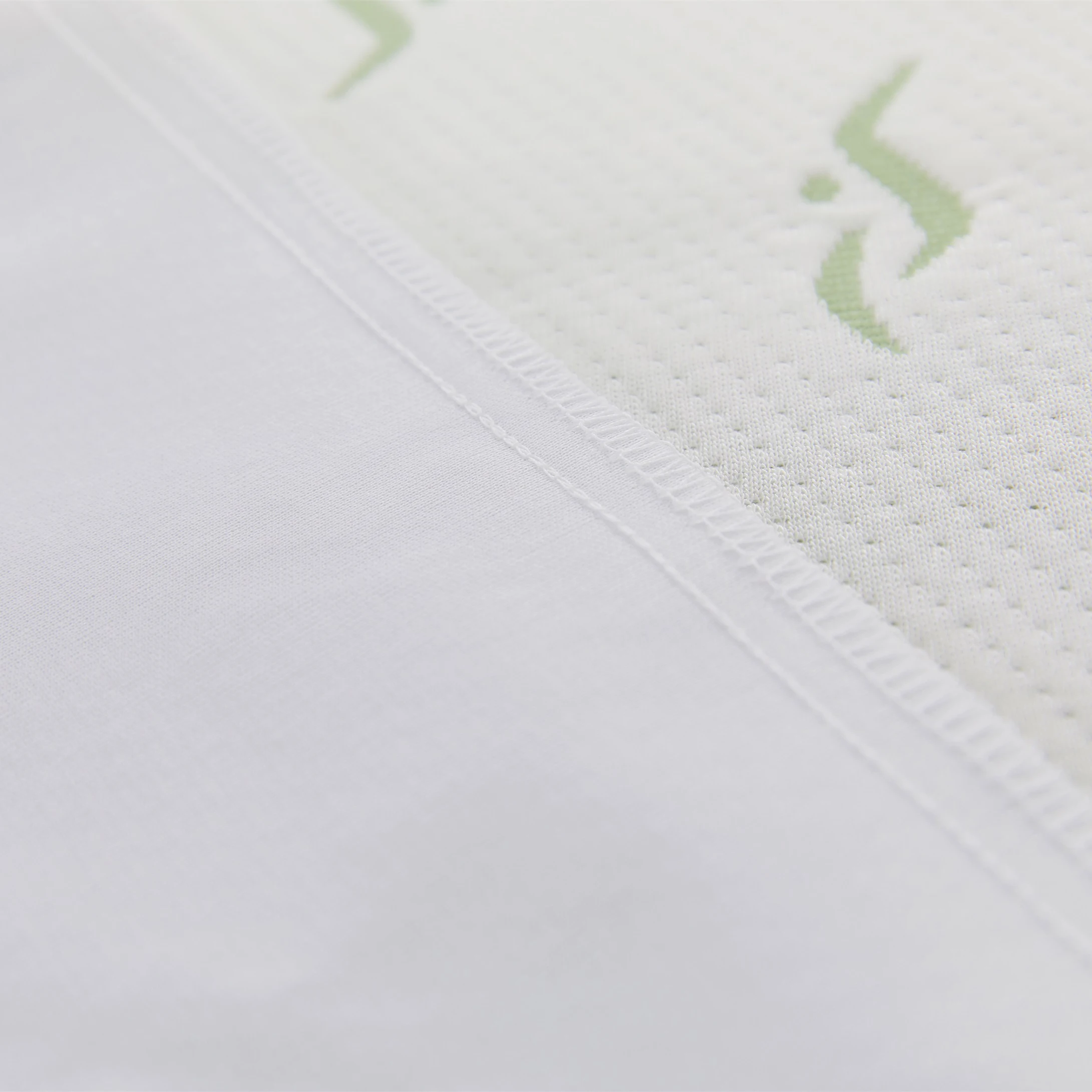 Hypoallergenic Bed Protector Anti Dust Mite Bamboo Jacquard Waterproof Mattress Cover