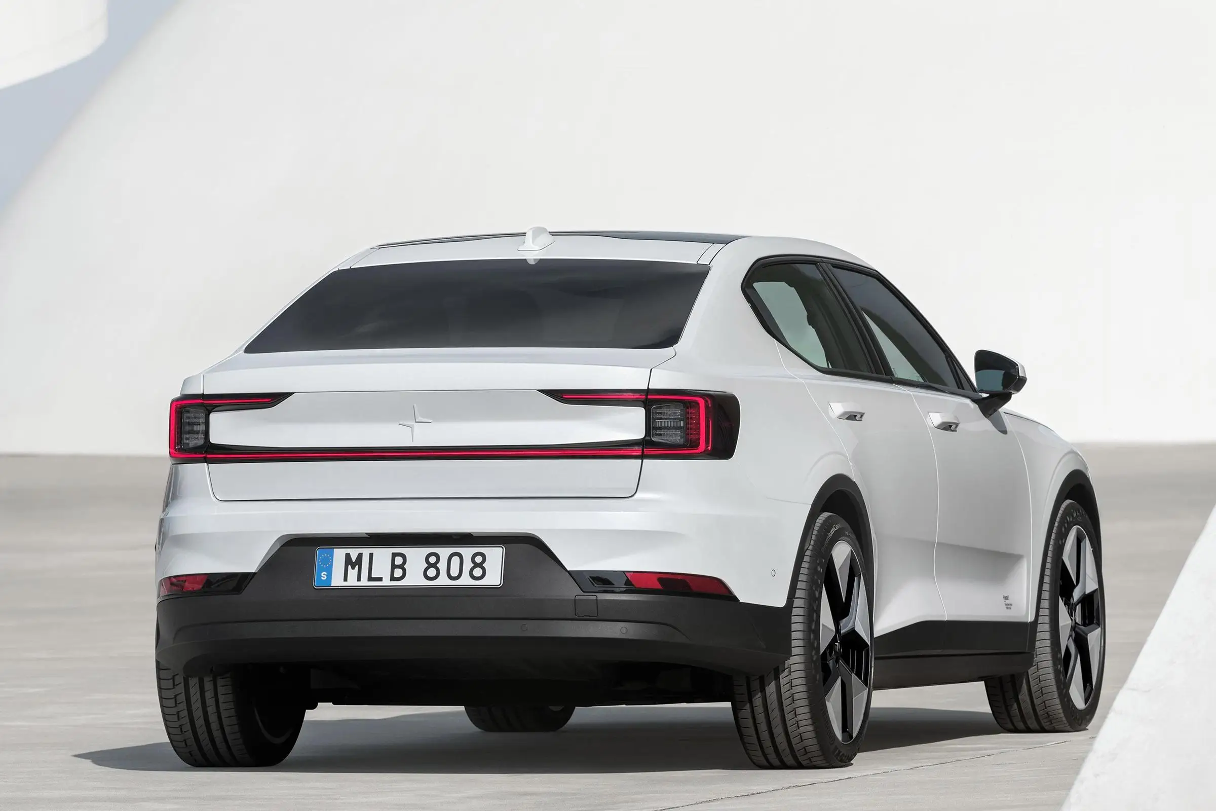 2024 Polestar 2 Brand New Electric Sedan Sports Car Long Range 670km With 200 Kw Single Motor Pure Electric New Energy Vehicle