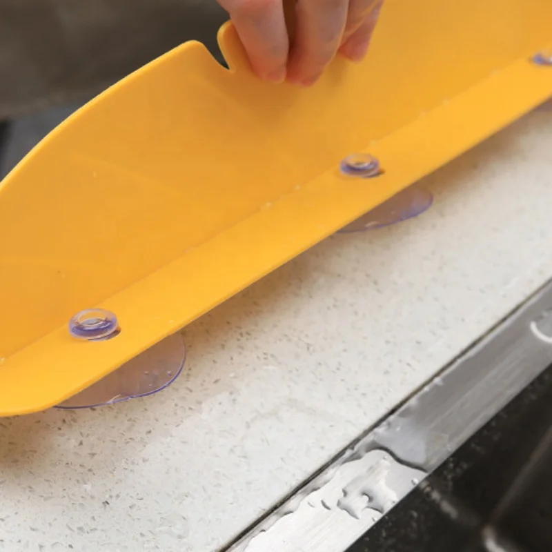 New Household Kitchen Leaf Shape Sink Wash Fruit Dish Silicone Water Splash Guard Water Baffle with Suction Cup