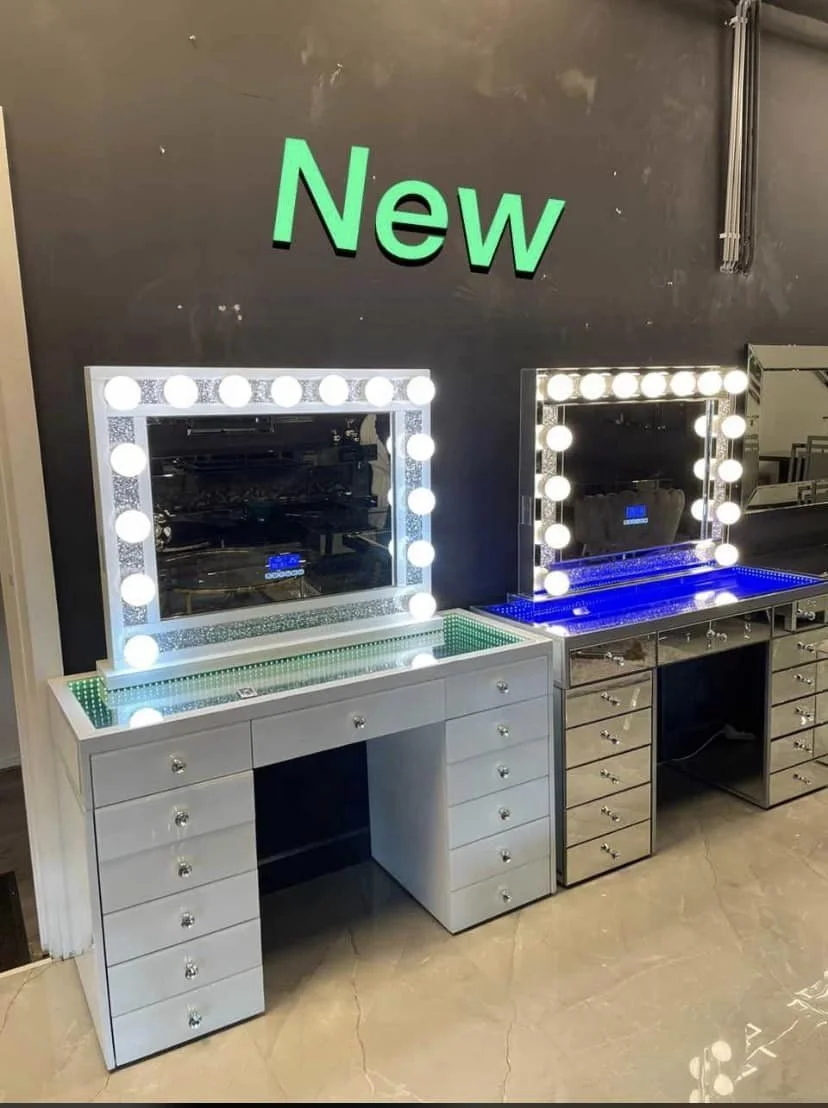 bedroom furniture glass top vanity table with makeup mirror shelves