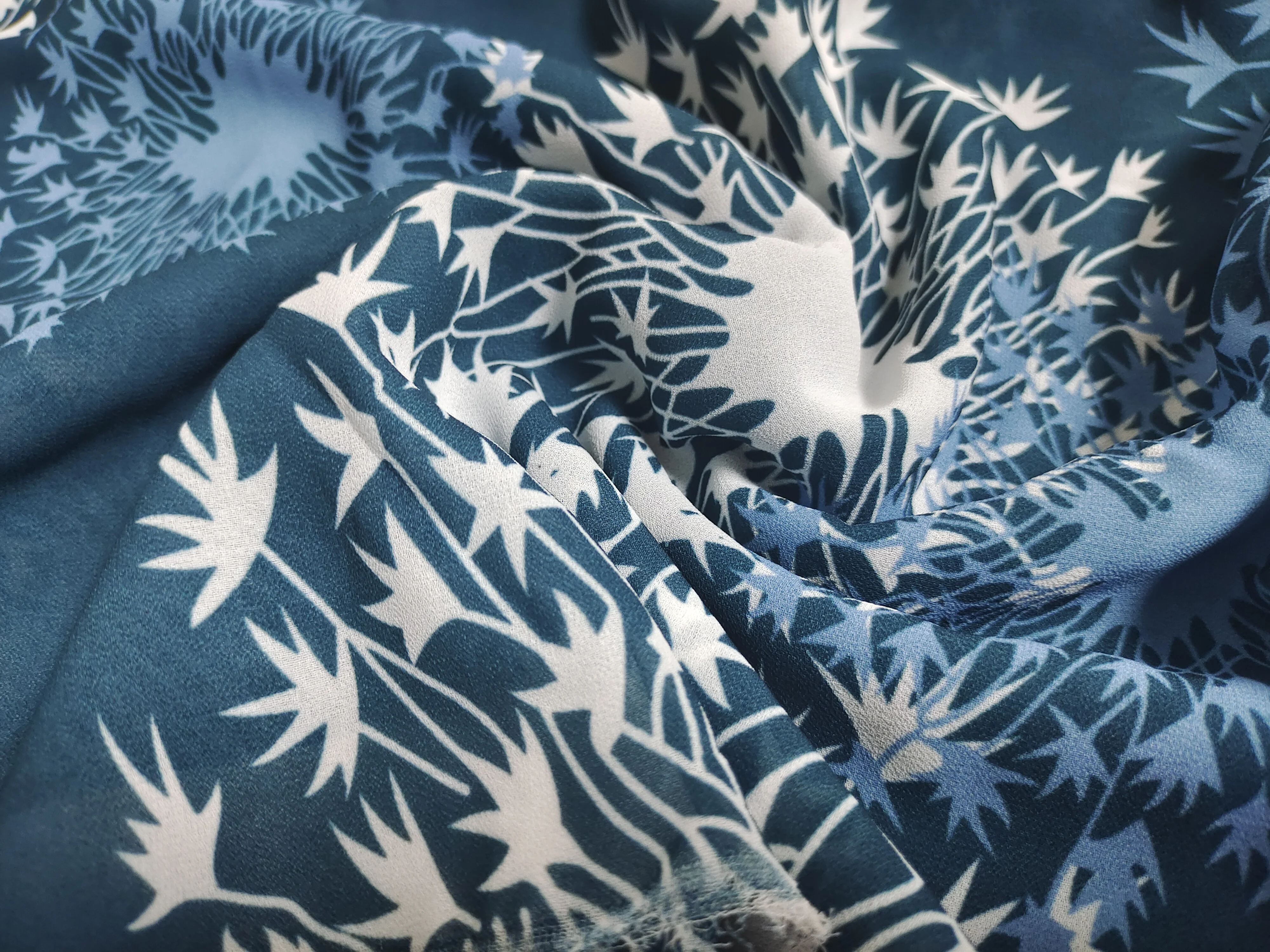 Printed 100% Polyester Silk Like Fabric 75D*75D Chiffon Fabric For Woman Dress