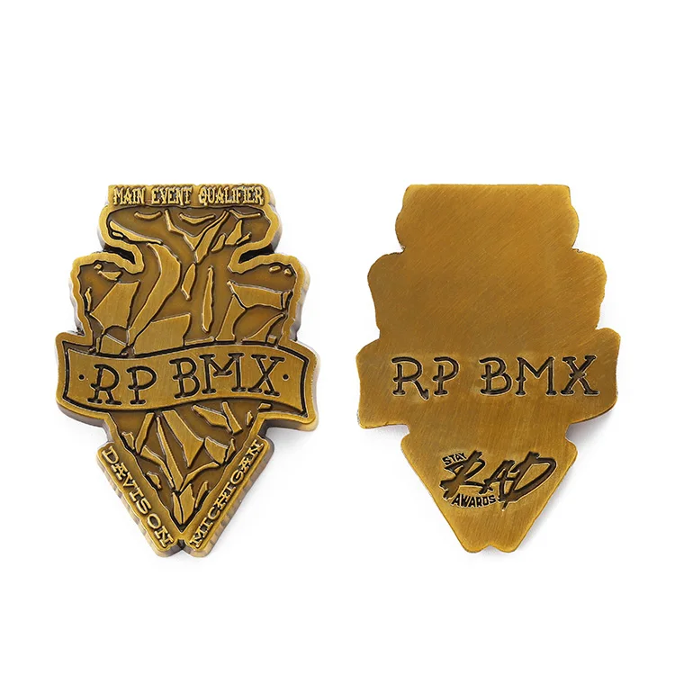 Factory custom logo Zinc alloy die casting metal color electroplated metal logo  signs