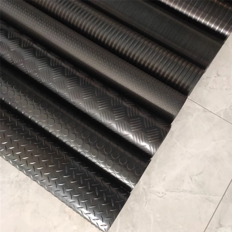 Wholesale good quality 3mm~5mm thick black and colors soft outdoor Garage Diamond Plate Non slip floor Rubber mats roll