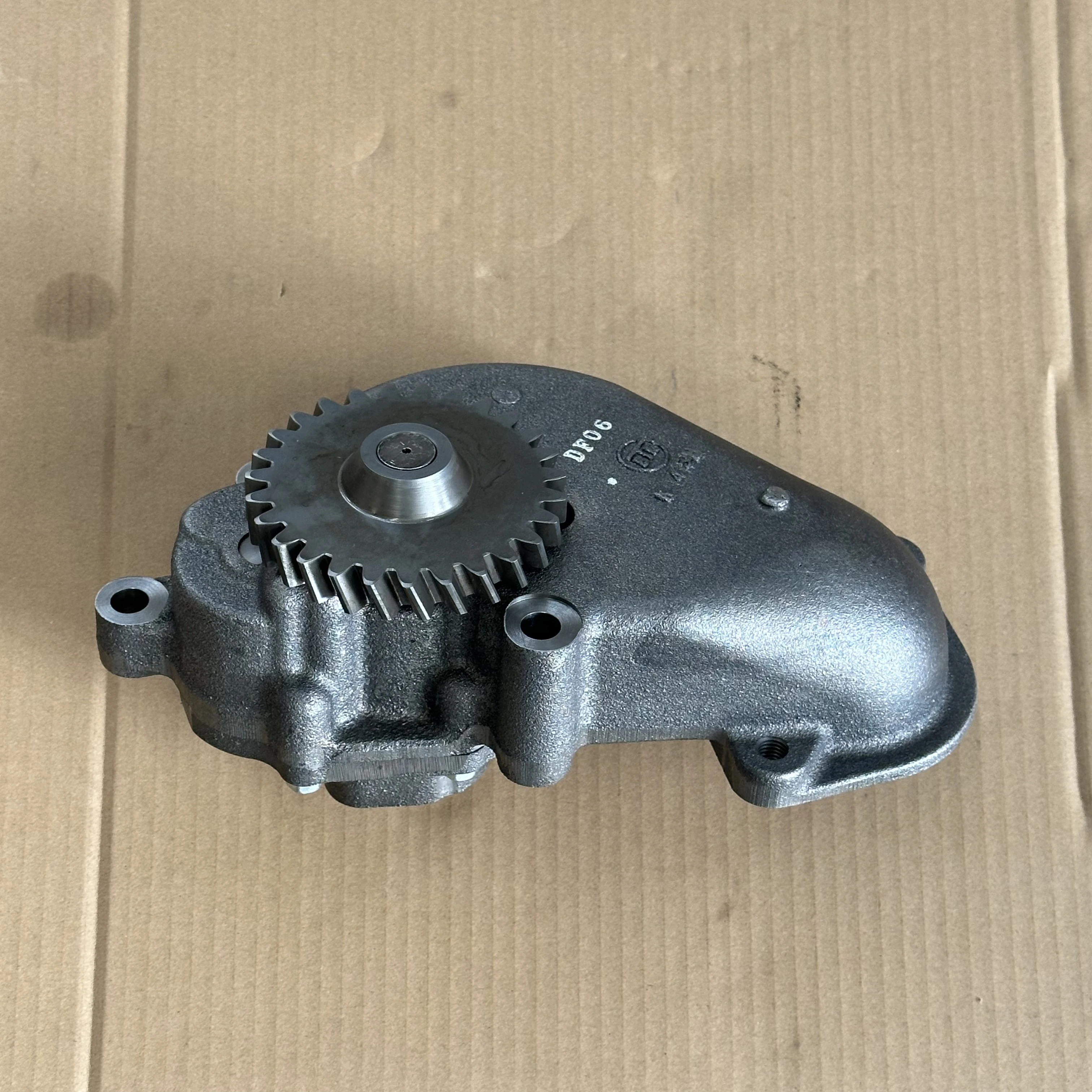 Запчасти для самосвала komatsu масляный насос в сборе 6219-51-1000 HD785-7 12V140-3