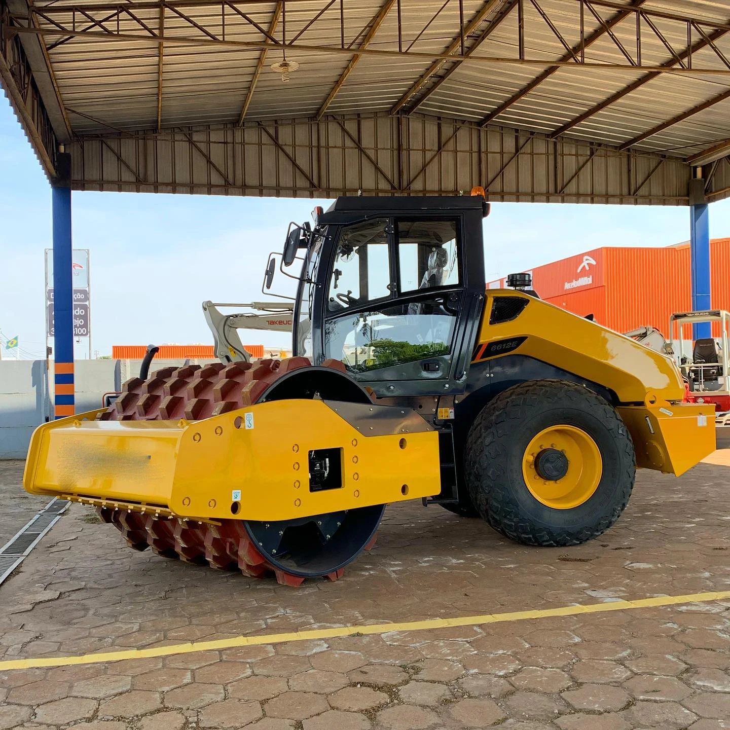 China Single Drum Roller 6612E 12t Road Roller for Asphalt Rolling