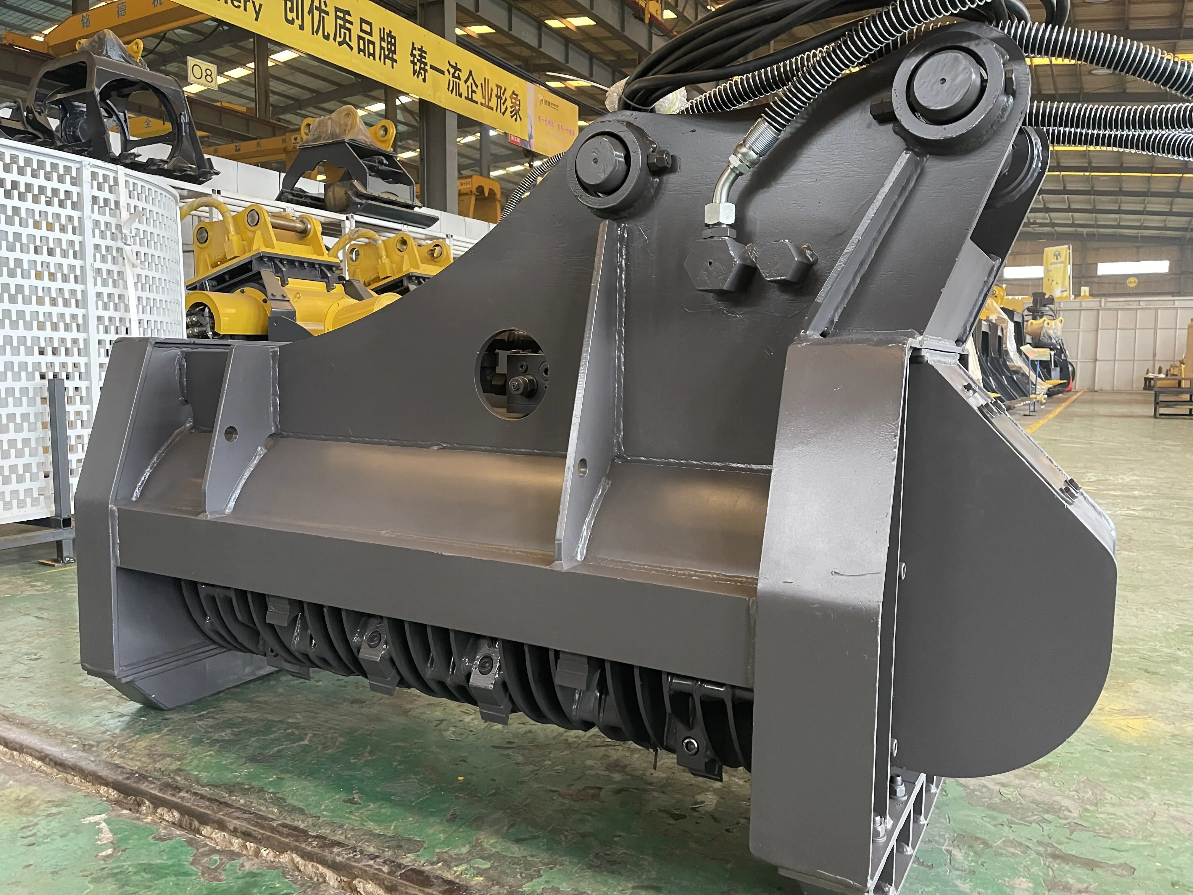 5-30 Ton Forestry Machinery Excavator Forest Mulcher Shredder Mulcher Wood Chipper For Sale