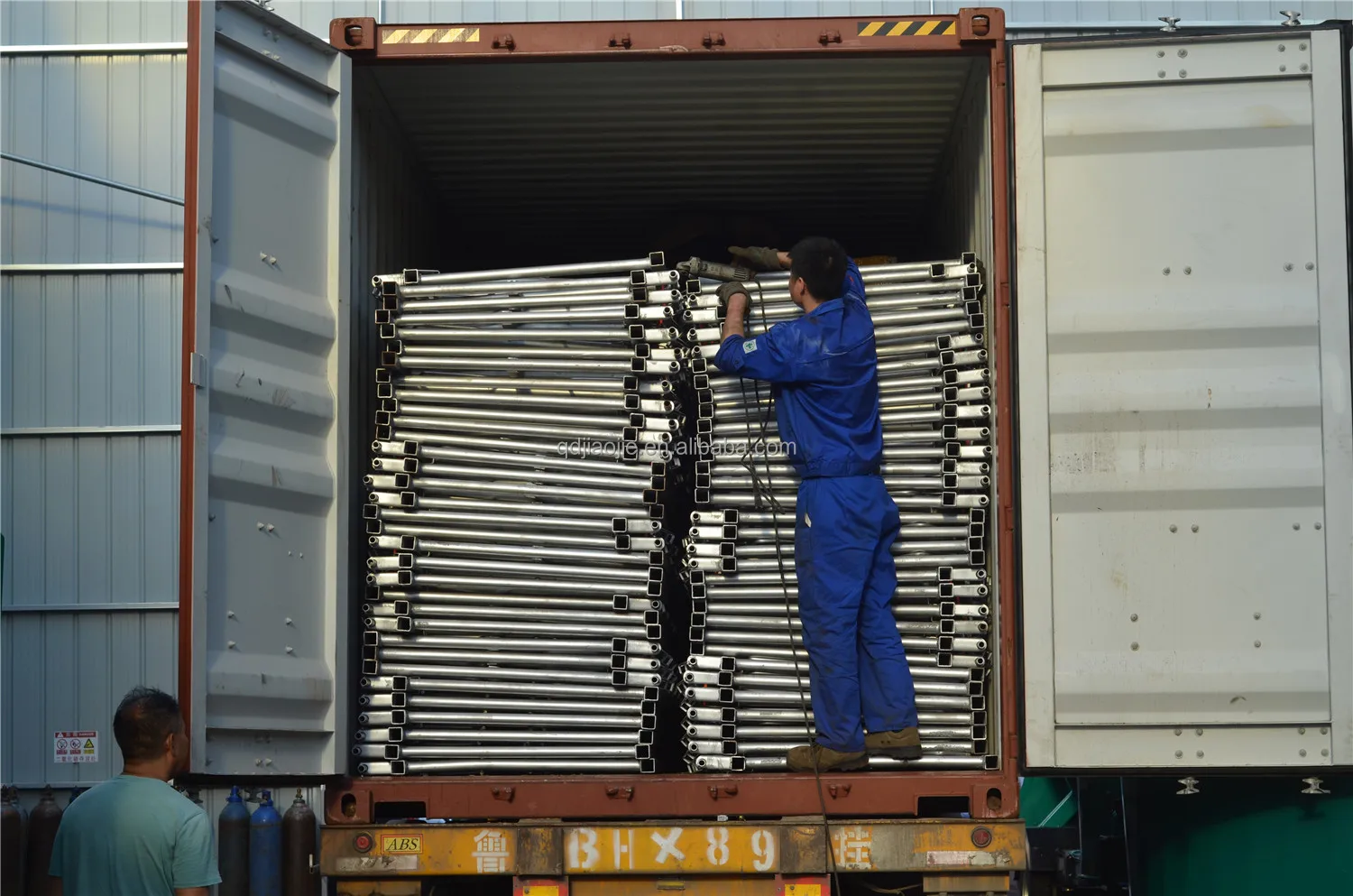 Factory price cattle headlocks with dairy cow galvanized cattle farm headlock