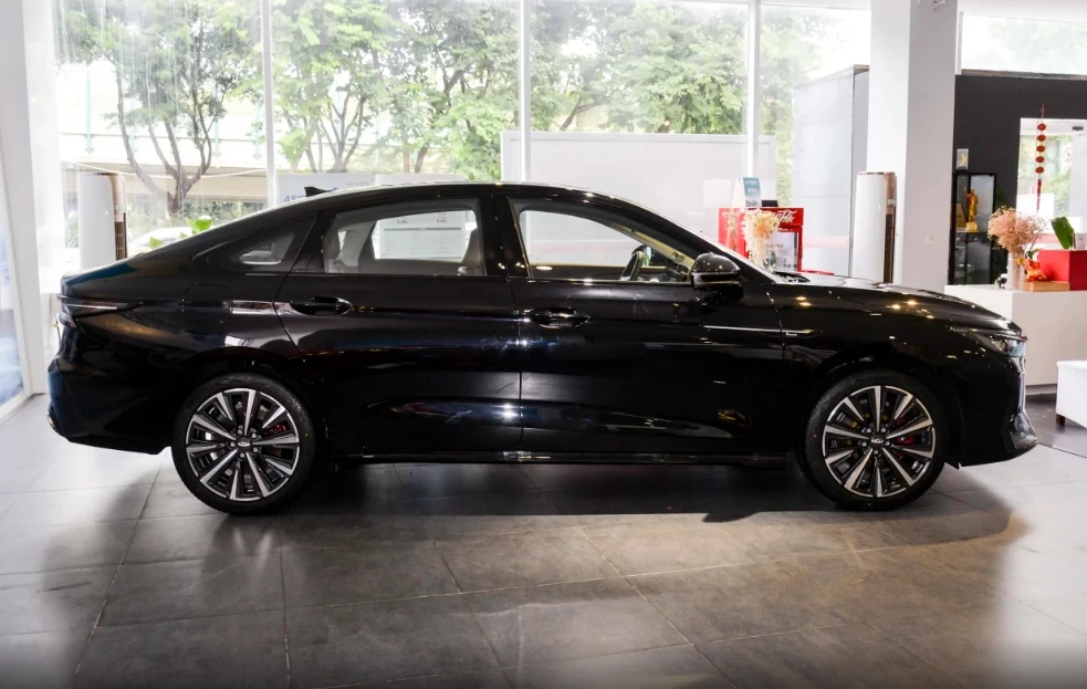 Chery 2023 ARRIZO 8 Yu compact car gasoline car 7-speed dual clutch 2.0T 254hp L4 made in China