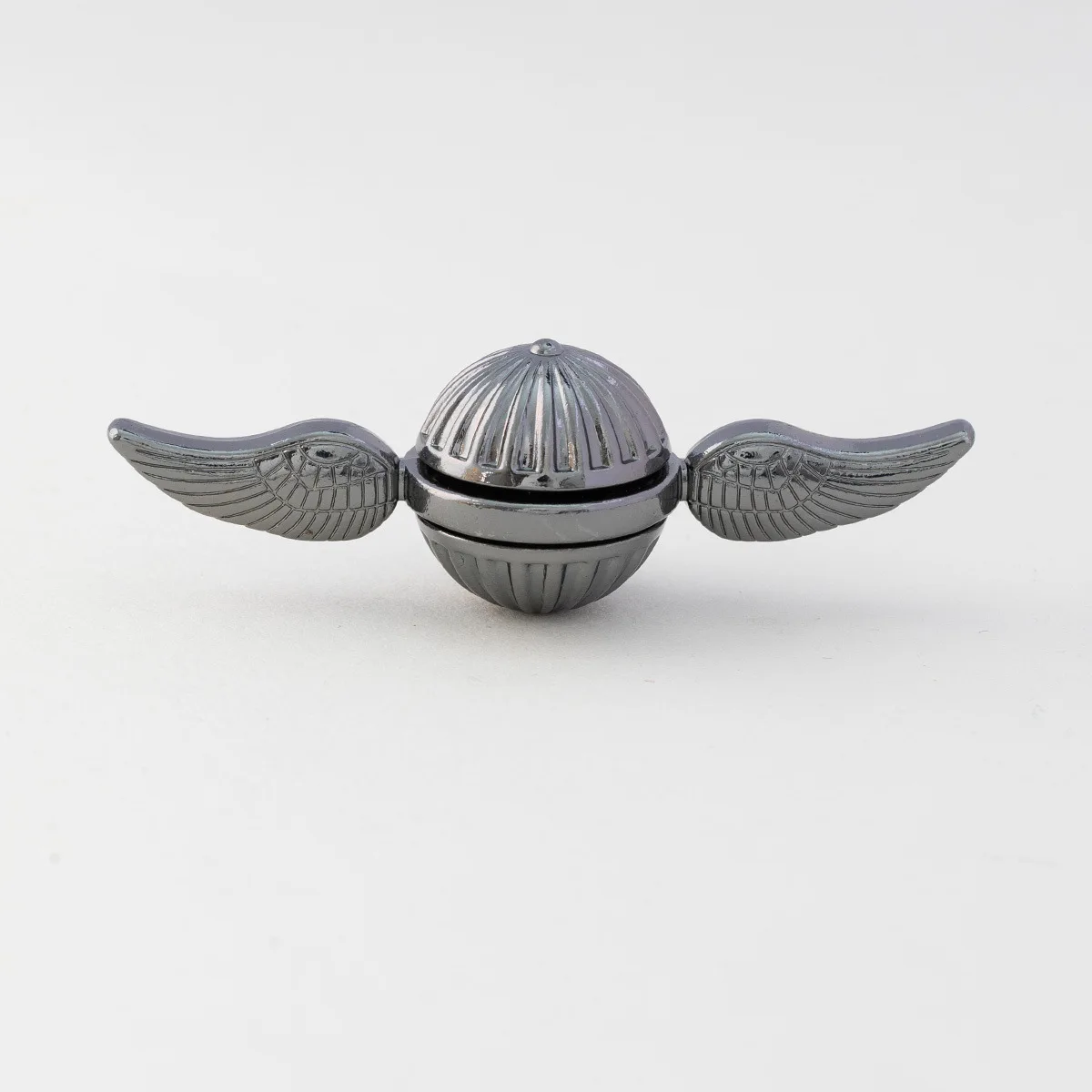 Golden Snitch Fidget Fingertip Gyro Magic Toys with Wings Relief Stress Metal Fidget Spinners Cupid Hand Spinners Rainbow