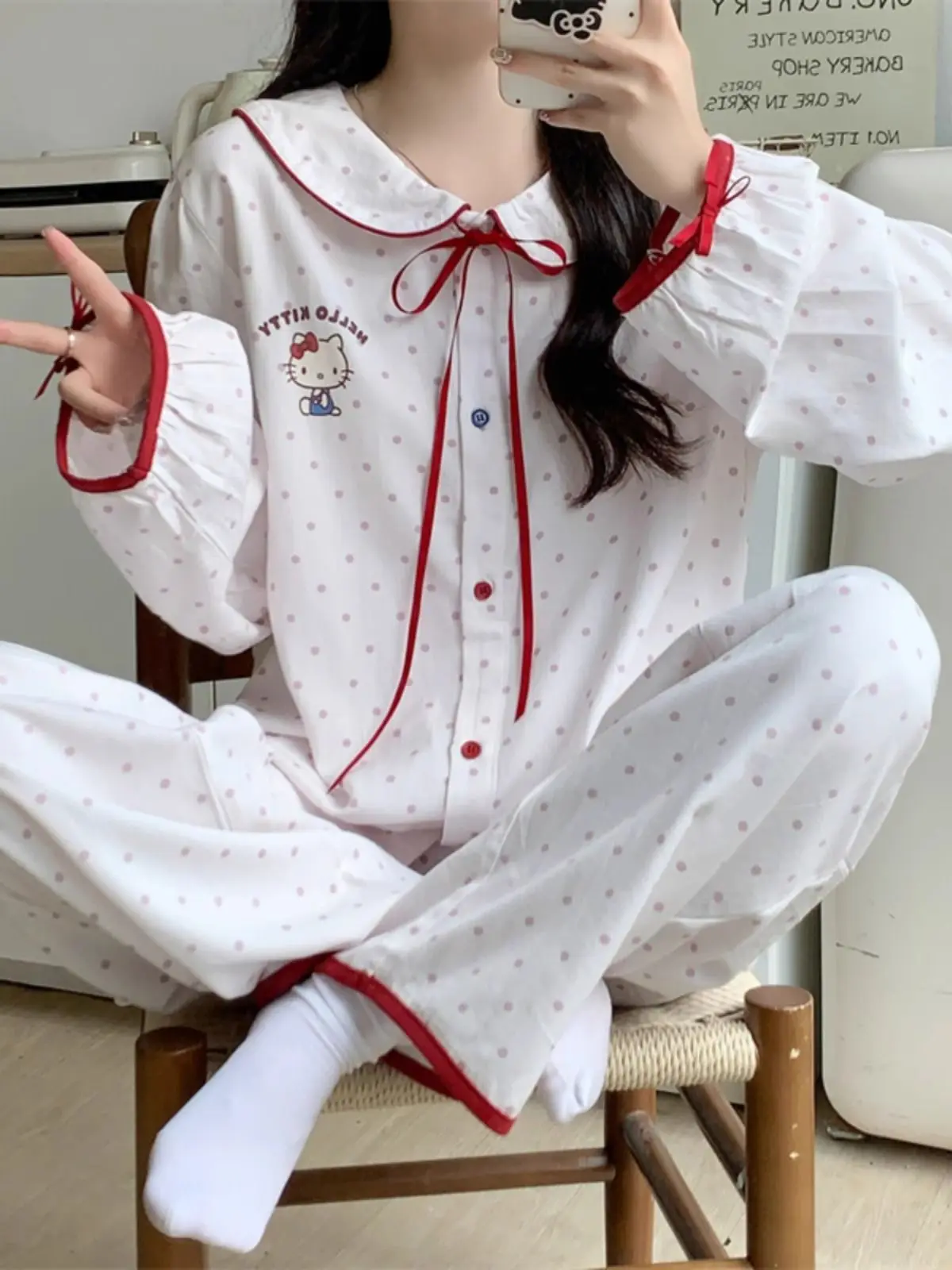 Sweet polka dot pajamas cartoon printing long-sleeved hello kitty new nightshirts plain cotton doll collar cardigan sleepwear