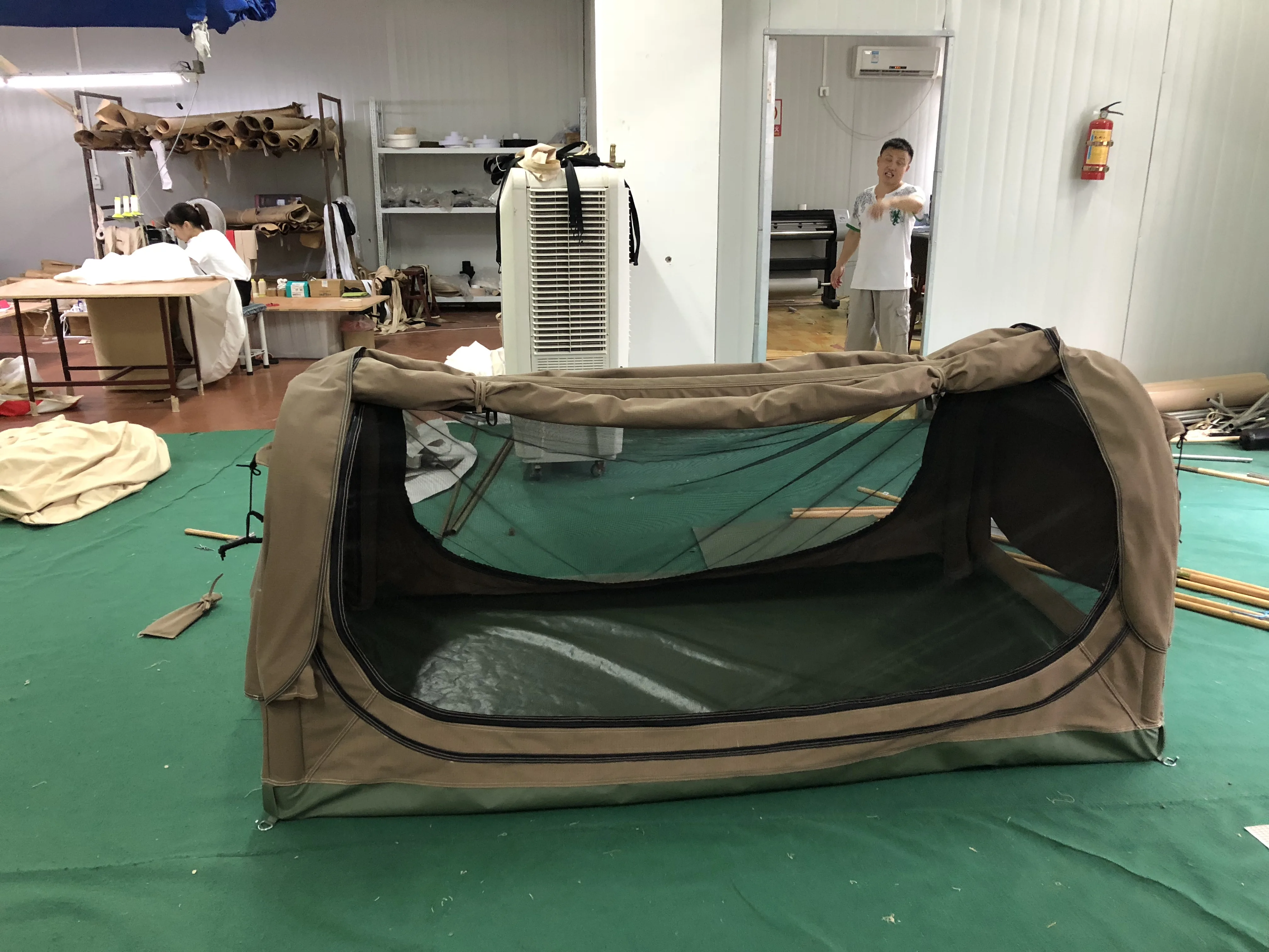 Single person inflatable single swag tent outdoor camping cotton canvas high quality backpacking tent