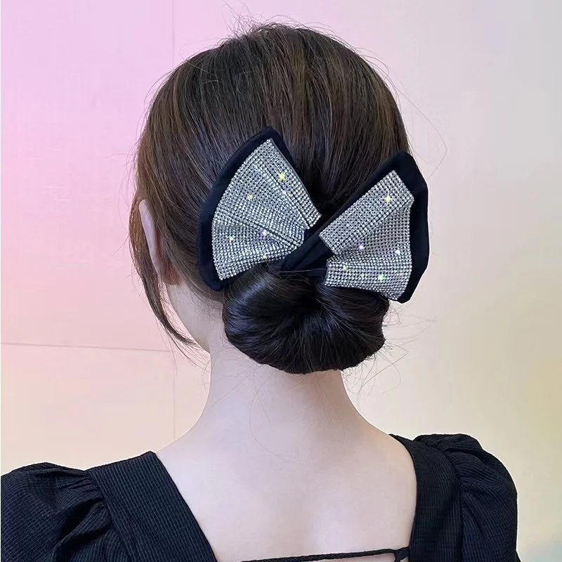 Sequins with diamond bowknot lazy twisting hairpin. Convenient ball head artifact. Magic twisting clip jewelry