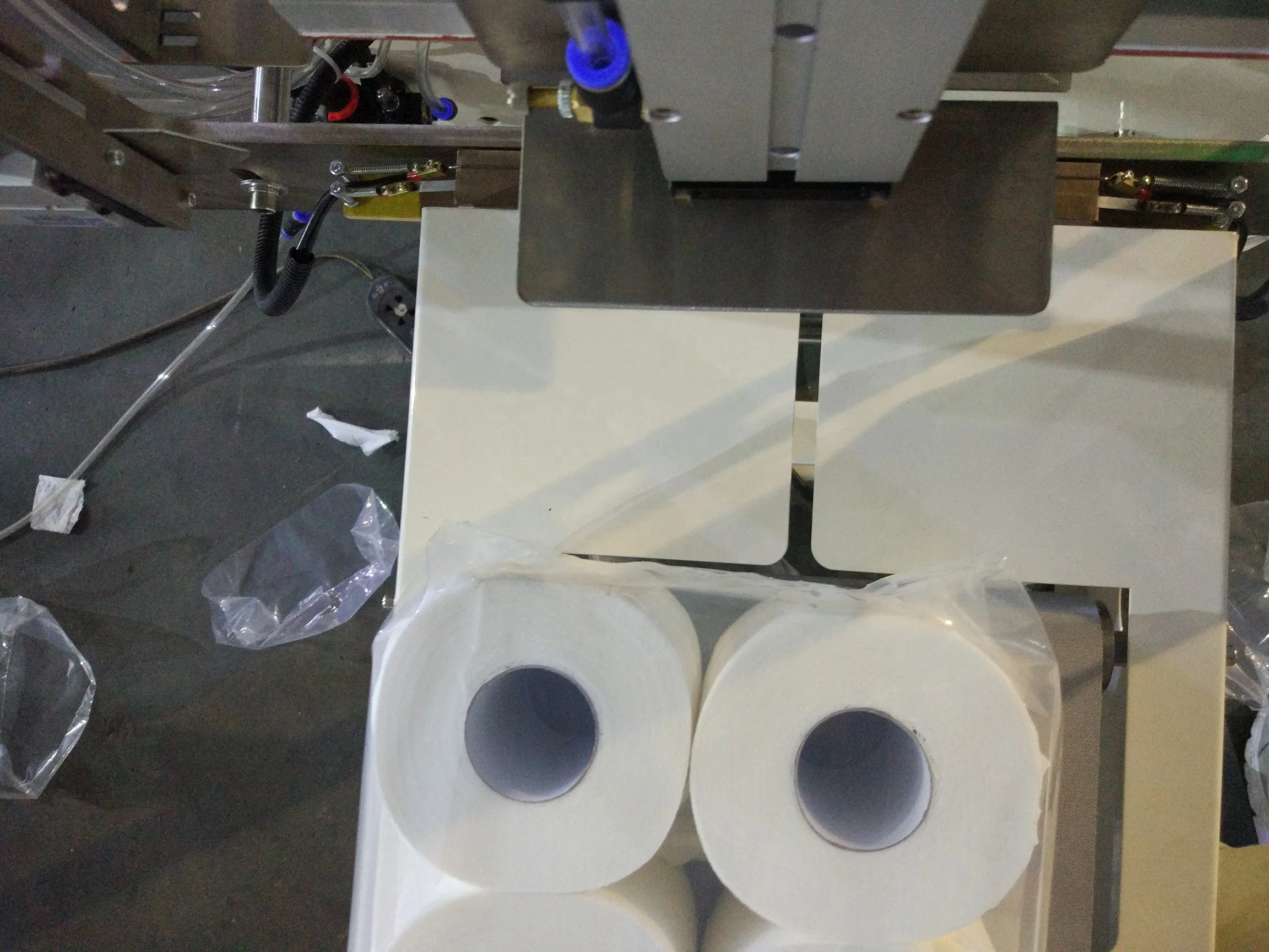 
Automatic jumbo roll slitter rewinding toilet tissue paper band saw cutting machine 