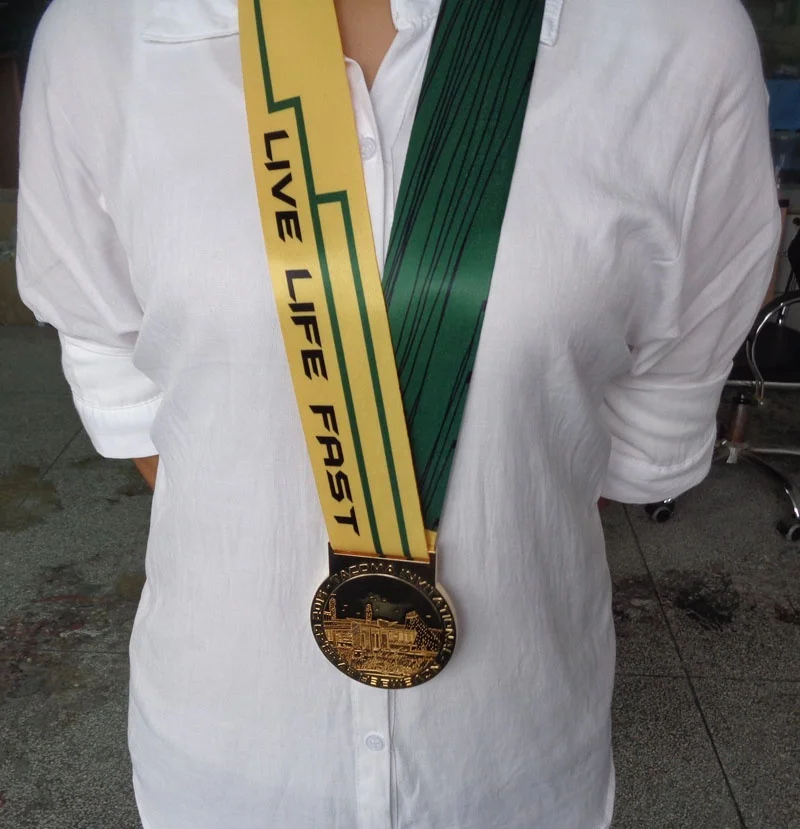 
Wholesale cheap custom design metal soft enamel 3d swimming club souvenir medal 