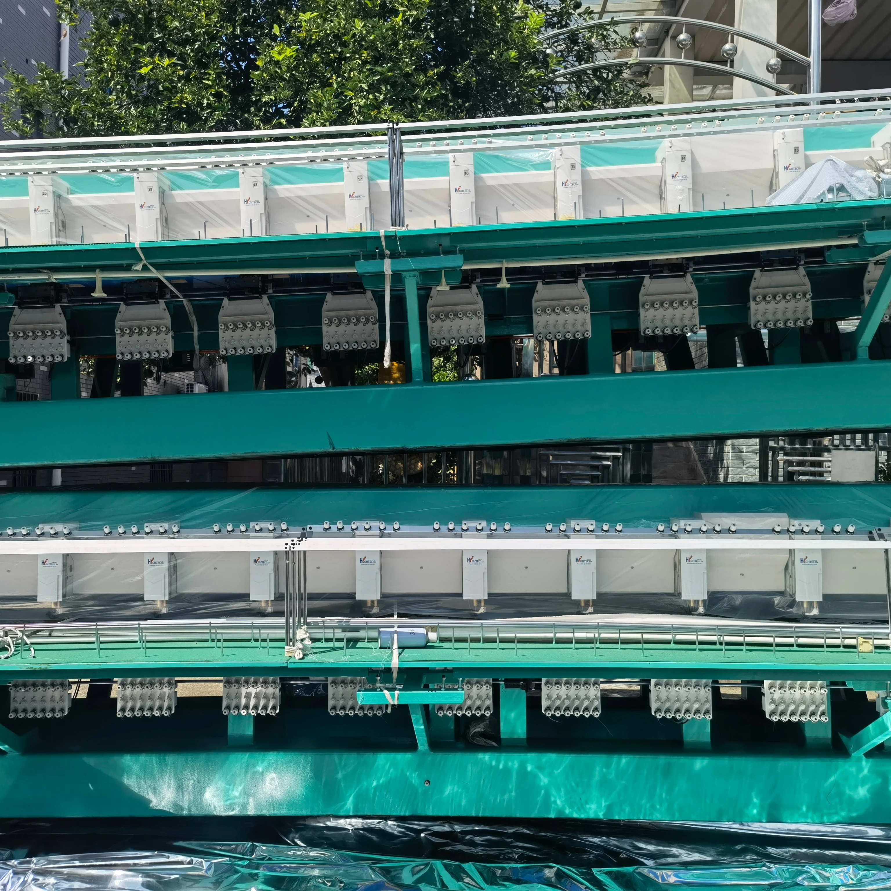 Новая компьютеризированная вышивальная машина из чистого шенилла с несколькими головками