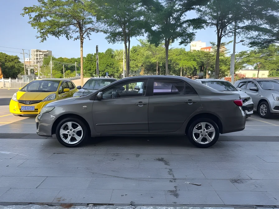 2011 Toyota Corolla седан 1.8L CVT GL-i Доступное топливо для автомобиля автоматическая коробка передач с малым пробегом Подержанный автомобиль