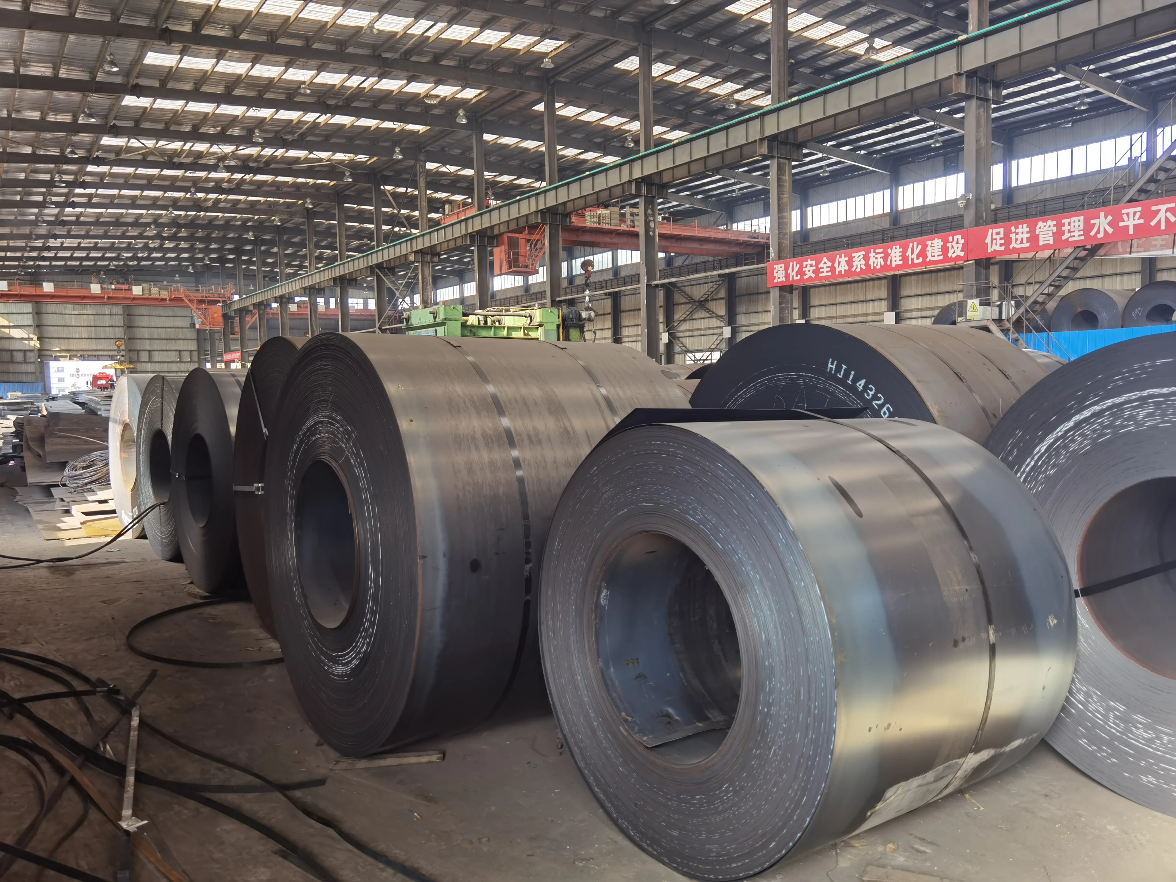Hot rolled low carbon Q235 low carbon hot rolled carbon steel coil ASTM 1.2mm * 1000m steel coil