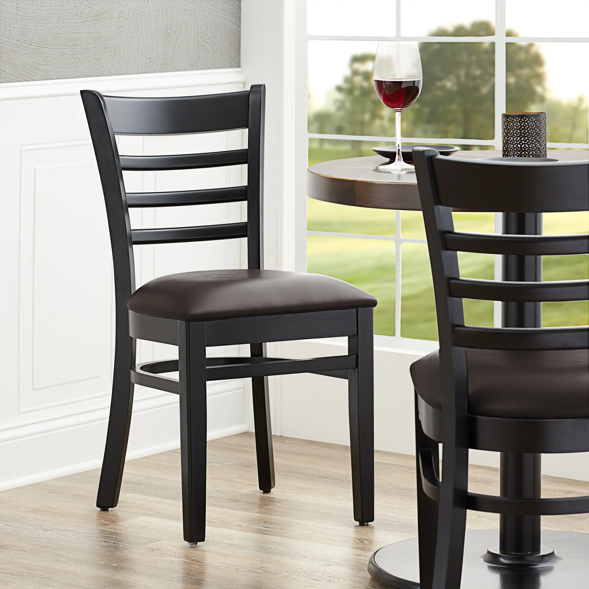
Modern Designer Luxury Elegant Furniture Stackable Metal Aluminium Frame Leather Restaurant Chairs With Armrest For Dining Cafe  (1600127449943)