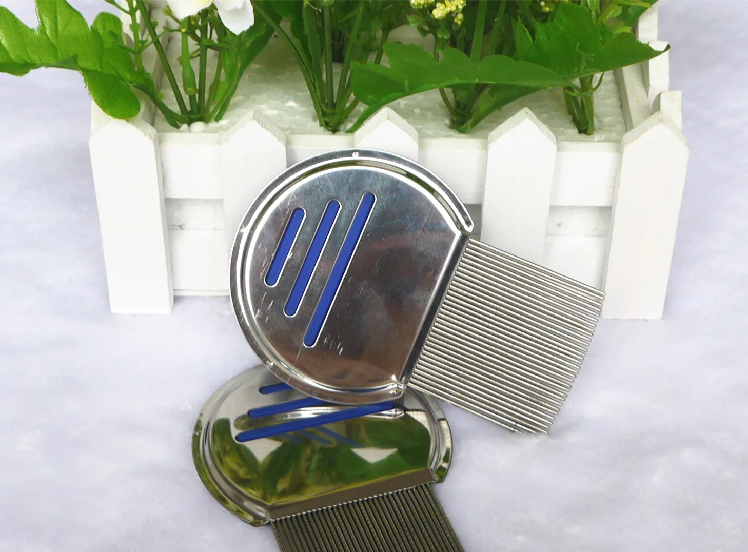 Ручка из нержавеющей стали и рифленые штифты гребень для блох С нескользящими пластиковыми