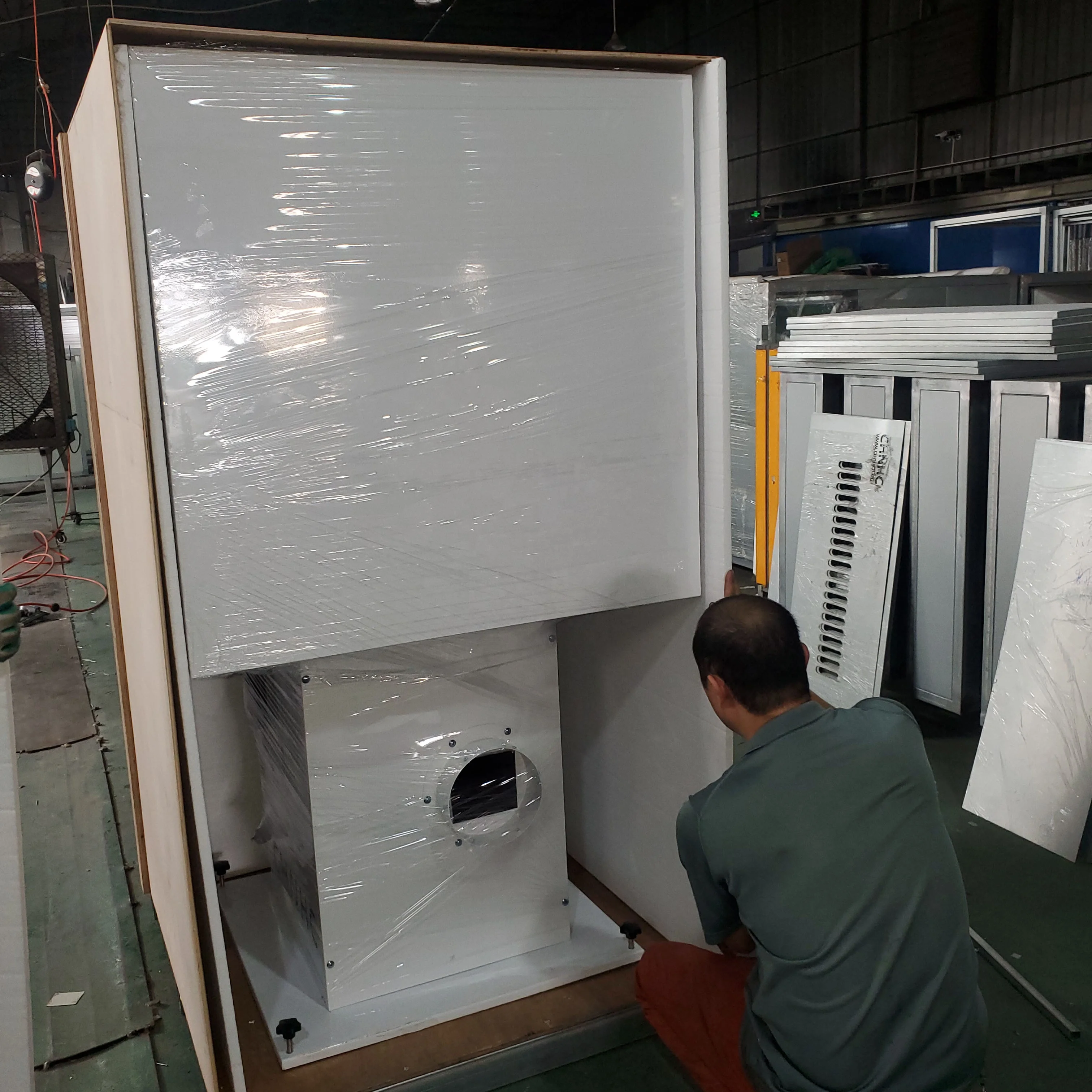 2024 new hot  sell spray booth Factory direct portable paint spray booth small spray booth paint cabinet