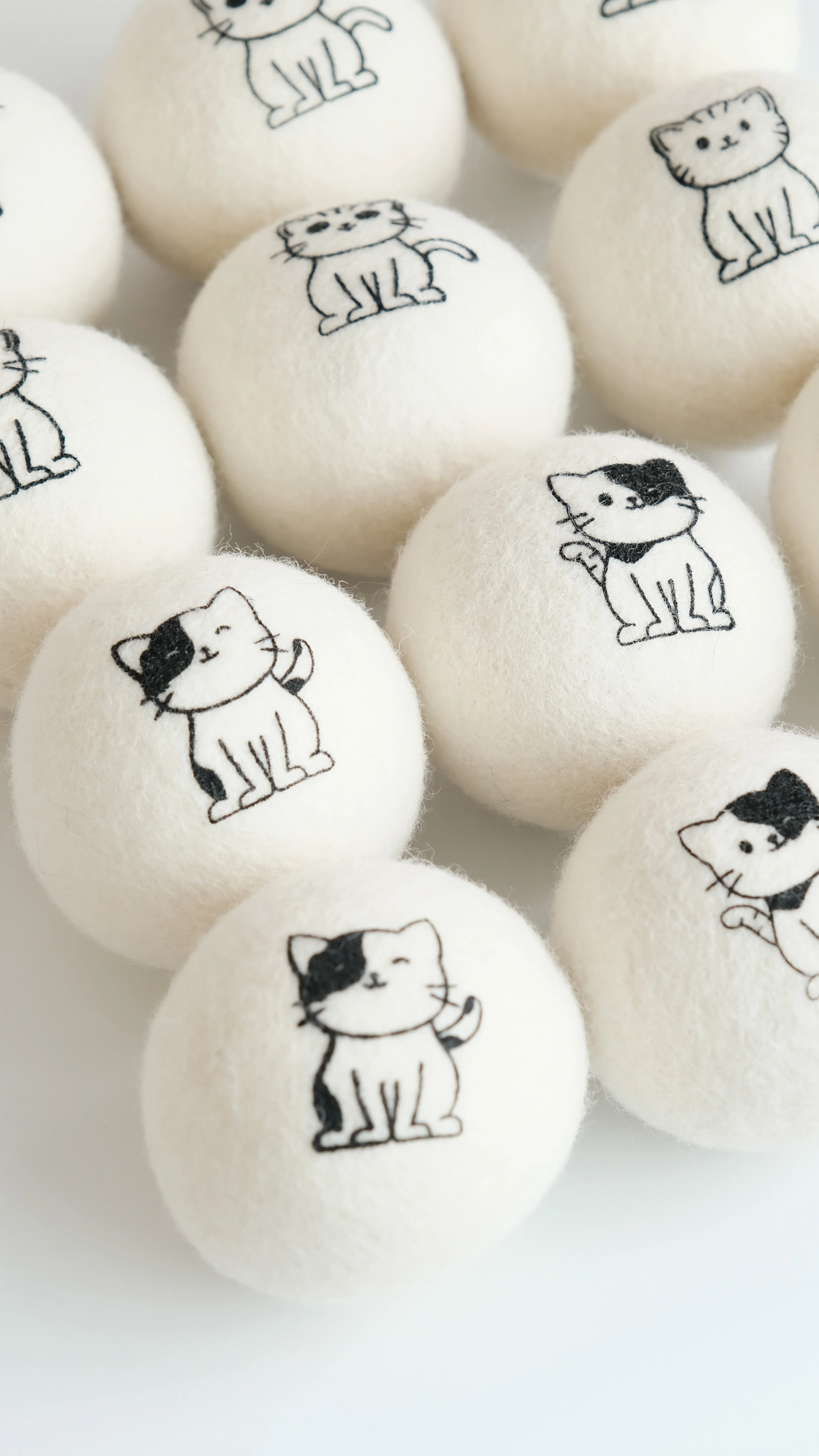 12 Pack XL XXL Wholesale Eco Friendly Reduce Wrinkles and Static Cling Laundry Wool Dryer Balls with Cotton Bag