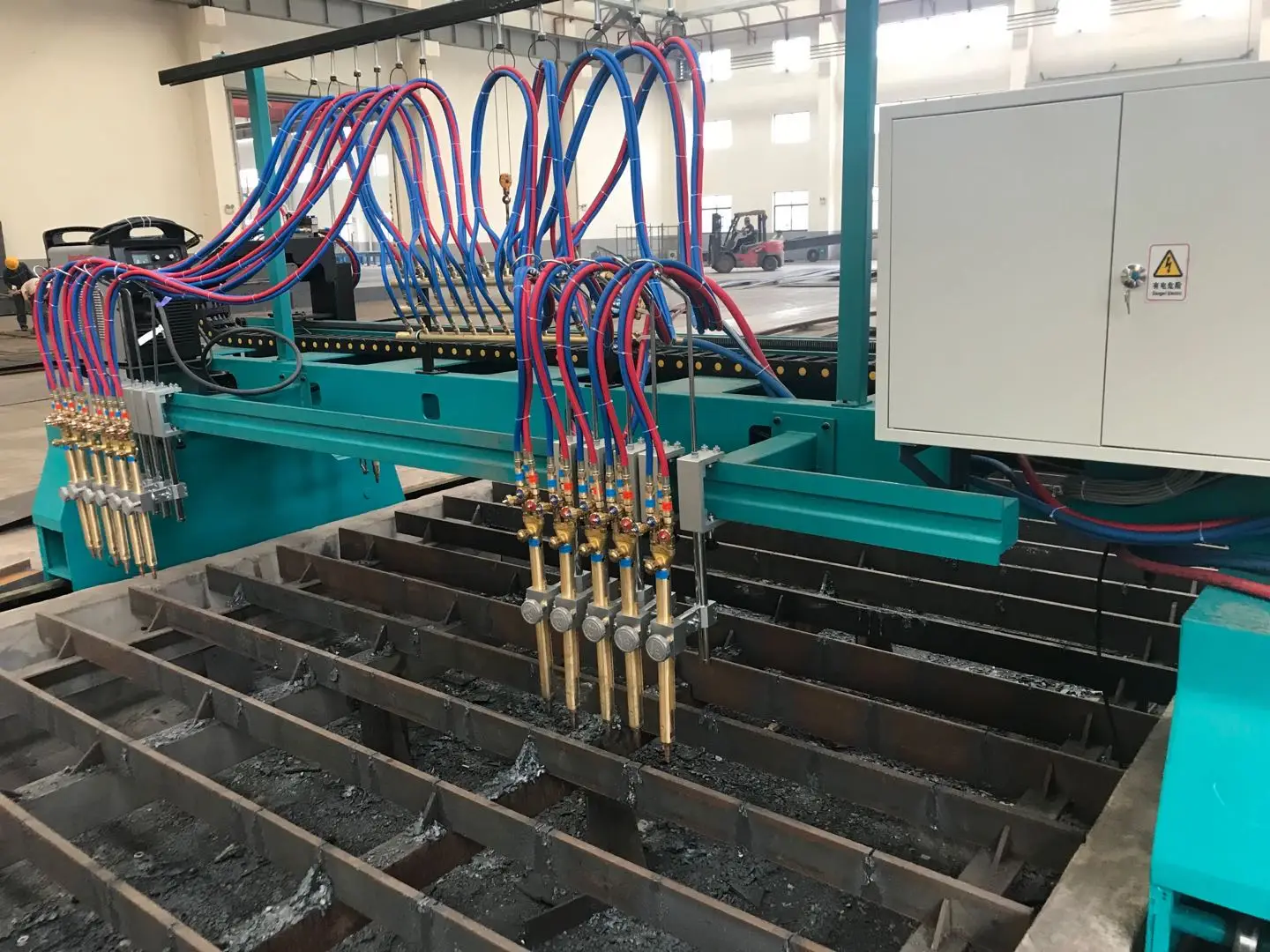 Gantry Type Steel Structure Industry Plasma Cnc Flame Cutting Machine For Strip Cutting