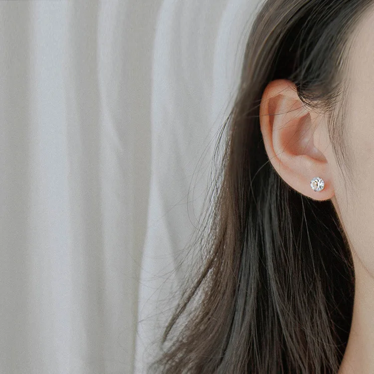 Wholesale 925 Sterling Silver Zirconia Studs Classic Four Claw One Stone Earrings White Gold Plated Wedding Fine Jewelry