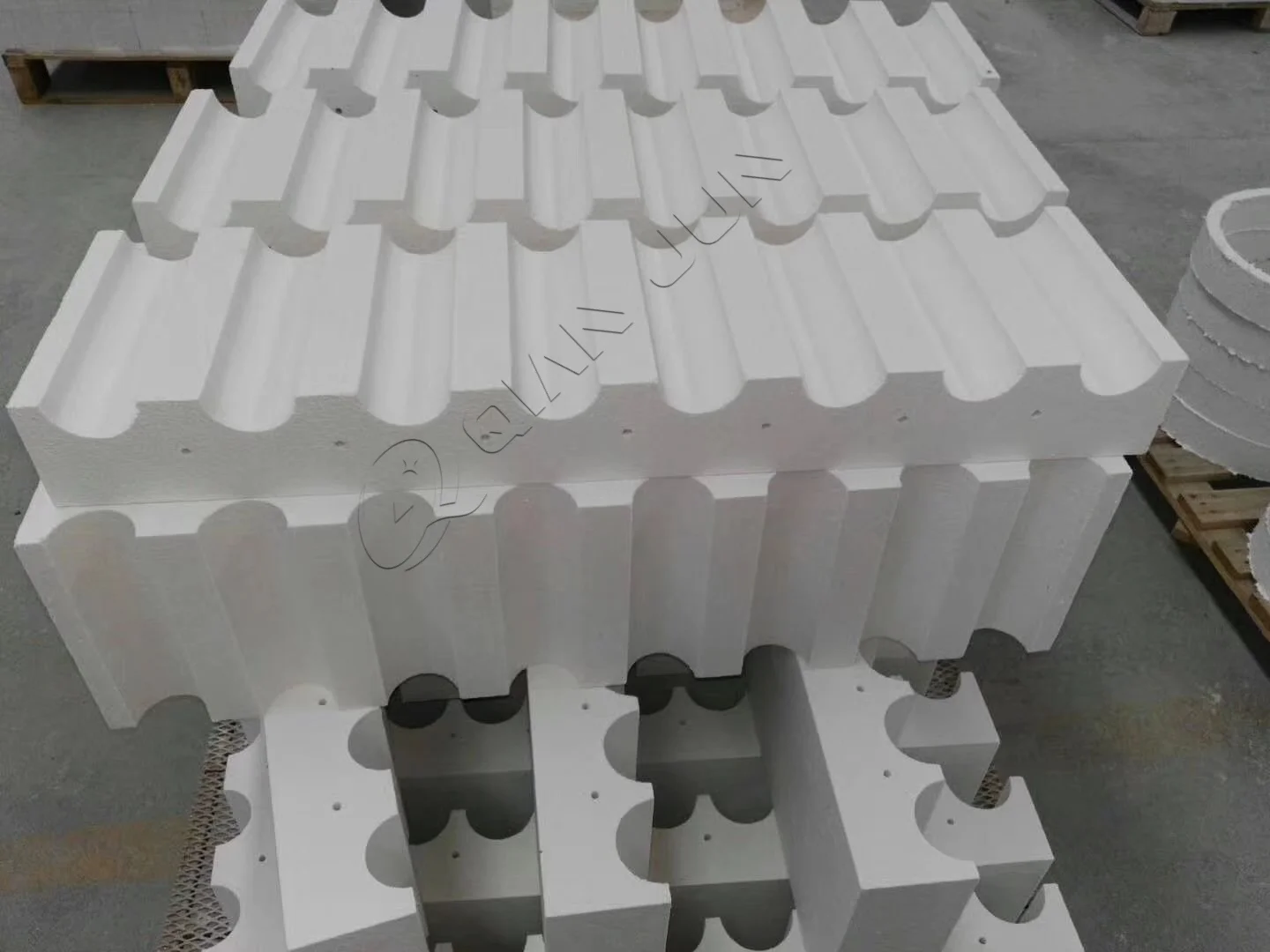 high temperature insulation board brick holes for ceramic rollers of glass tempering furnace