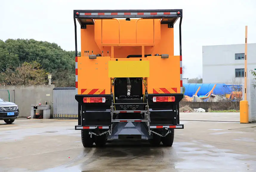 Asphalte Distributeur Camion Bitume Pulverisateur Camion Pulverisateur 9000 Litres A Vendre