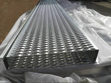 online shopping perforated anti-skid plate or perforated metal diamond roof walkway