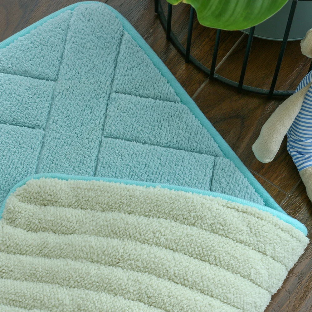 Double sided use bathroom mat skin-friendly comfortable floor mat embroidery Quilting polyester super absorbent foot mat