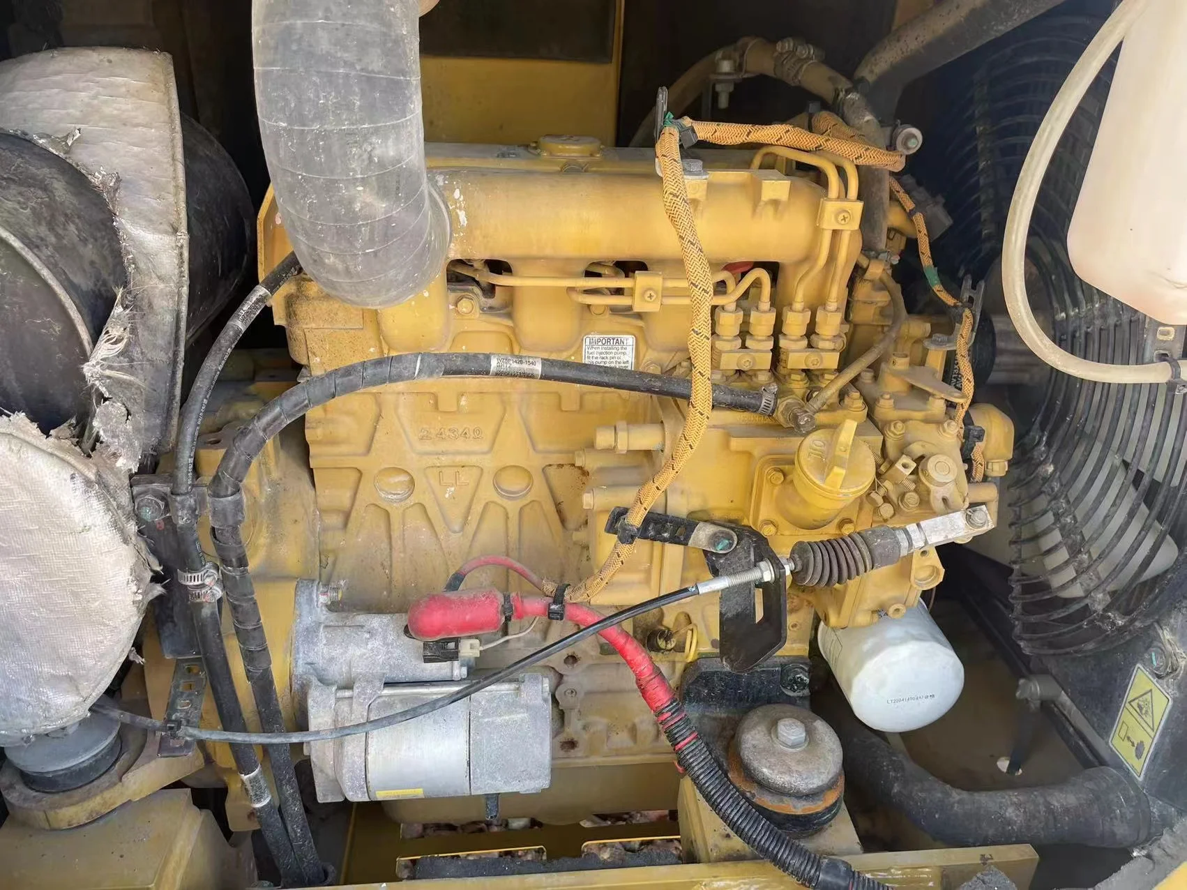 Hot sale used mini small excavators CAT 305.5E with high working efficiency and low price for individual usage