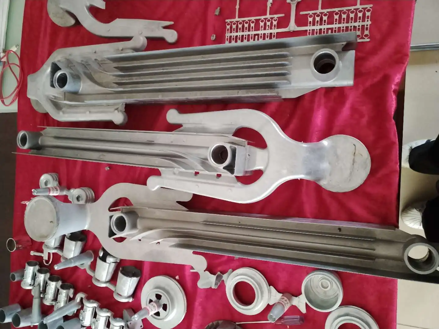 Aluminum alloy cold chamber die casting machine to make radiator