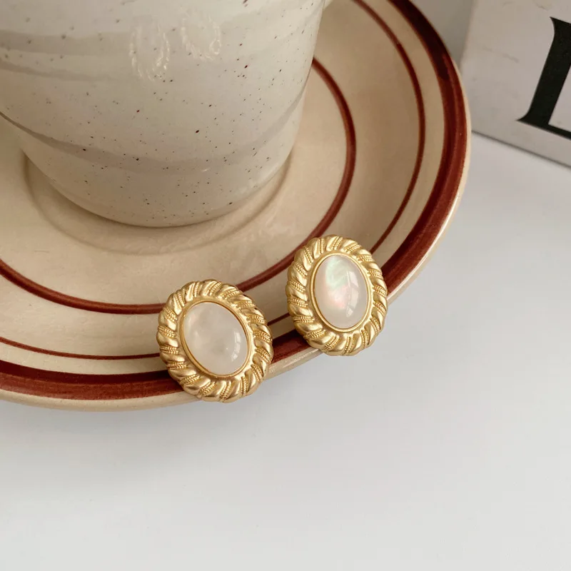 Autumn Winter Newest Exquisite Design Korean Temperament Simple Oval Geometric Niche Style Internet Celebrity Earrings