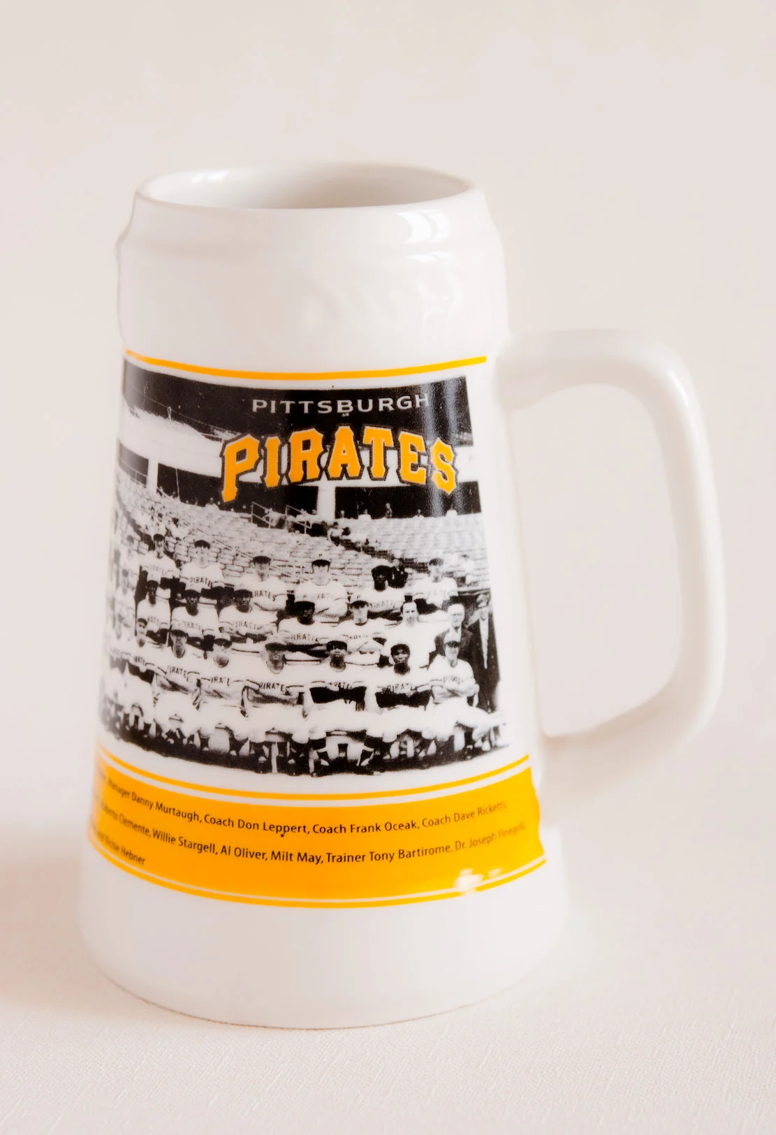 Wholesale Ceramic Beer Mug With Handle Large Capacity Drinking Mugs Printing Pattern Customization