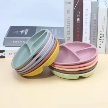 Food Grade BPA Free Strong Suction Plate Spoon Feeding Baby Dishwasher Safe Silicone Divided Dinner Plate Dish for Toddler
