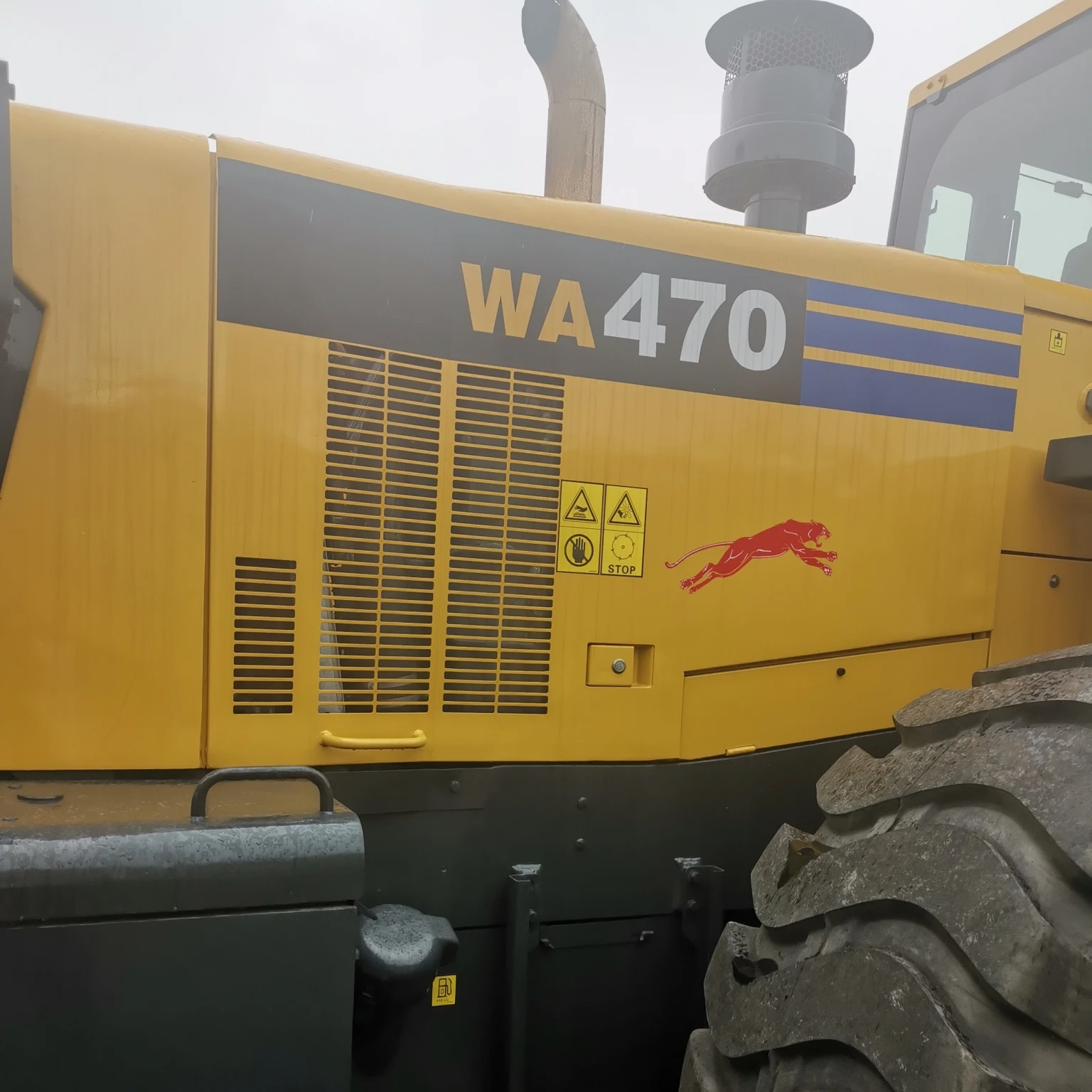 Хорошее состояние komatsu строительная машина 24 тонны Komatsu колесный погрузчик WA470 б/у