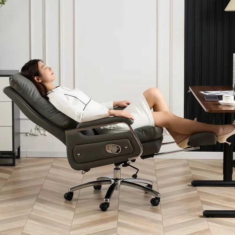 High End Quality Office Chair with Rotatable Leg Support for Home and Office Use