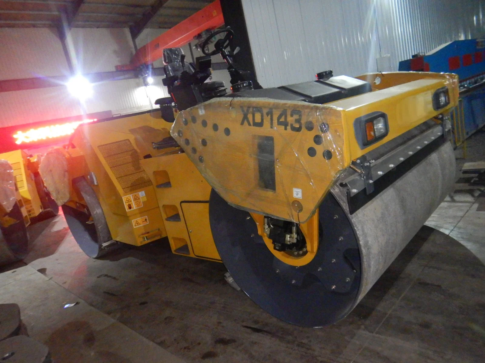 Xuzhou 14ton Double Drum Road Roller XD143 Steel Drum Compactor with 2130mm Compacting Width