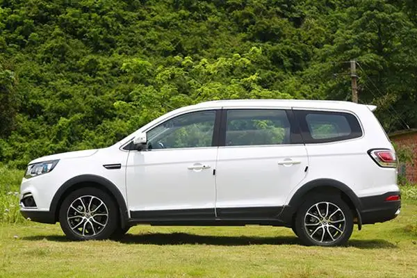 Dongfeng SX6 Mini Passenger Car Newly Released 1.5T/1.6L Displacement Petrol 7 Fabric Light Automatic/Gear Manual