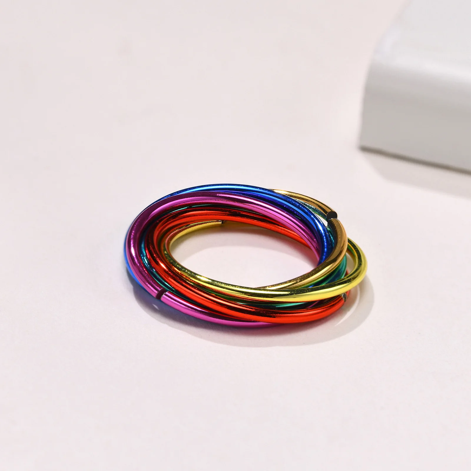 Popular Design Jewelry Trendy Interlocking Finger Ring for Couple PVD Stainless Steel Six Color Rainbow Loop Ring