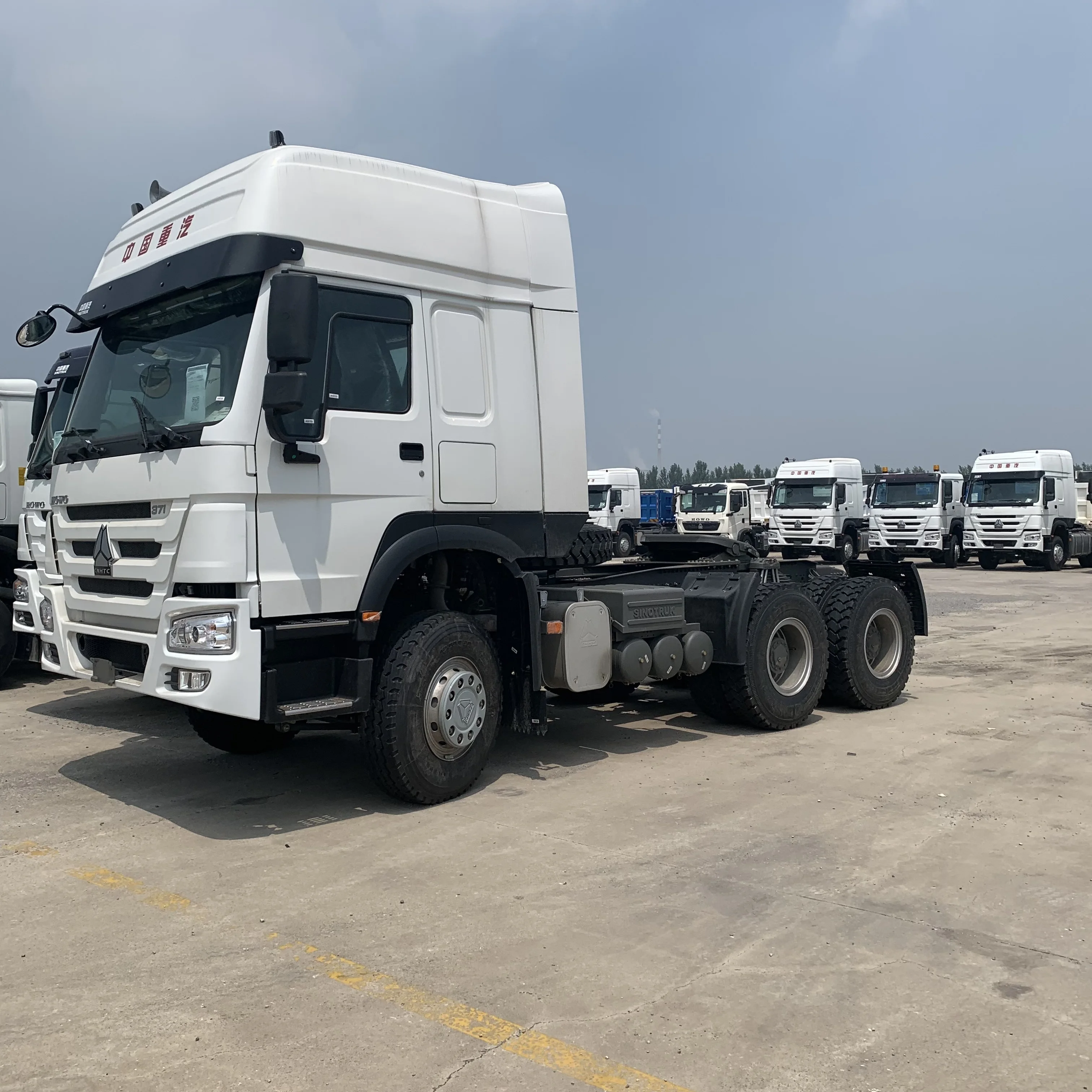 Hot sale Sinotruk Howo tractor truck 6*4 371hp Euro2 Prime Mover for Africa