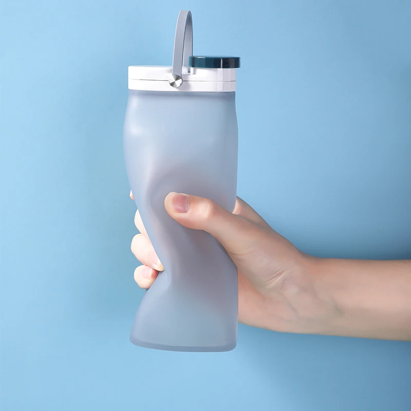 Factory Creative Design Collapsible Water Bottle BPA Free Silicone Soft Hand Feel  Water Bottle Wholesale