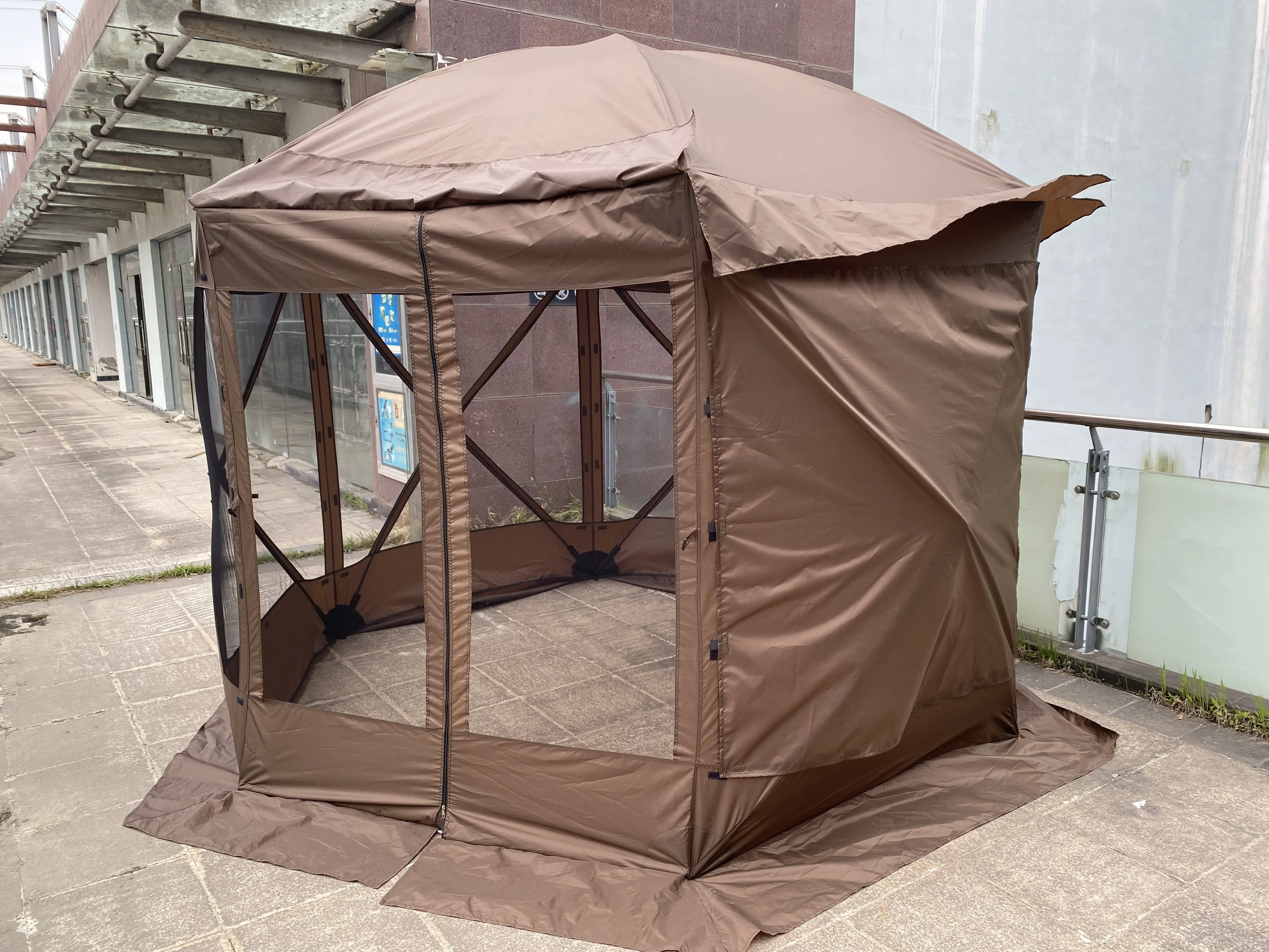 Easy Pop Up, Portable, Camping and Outdoors Gazebo Day Screen Tent Camping Canopy with Mesh