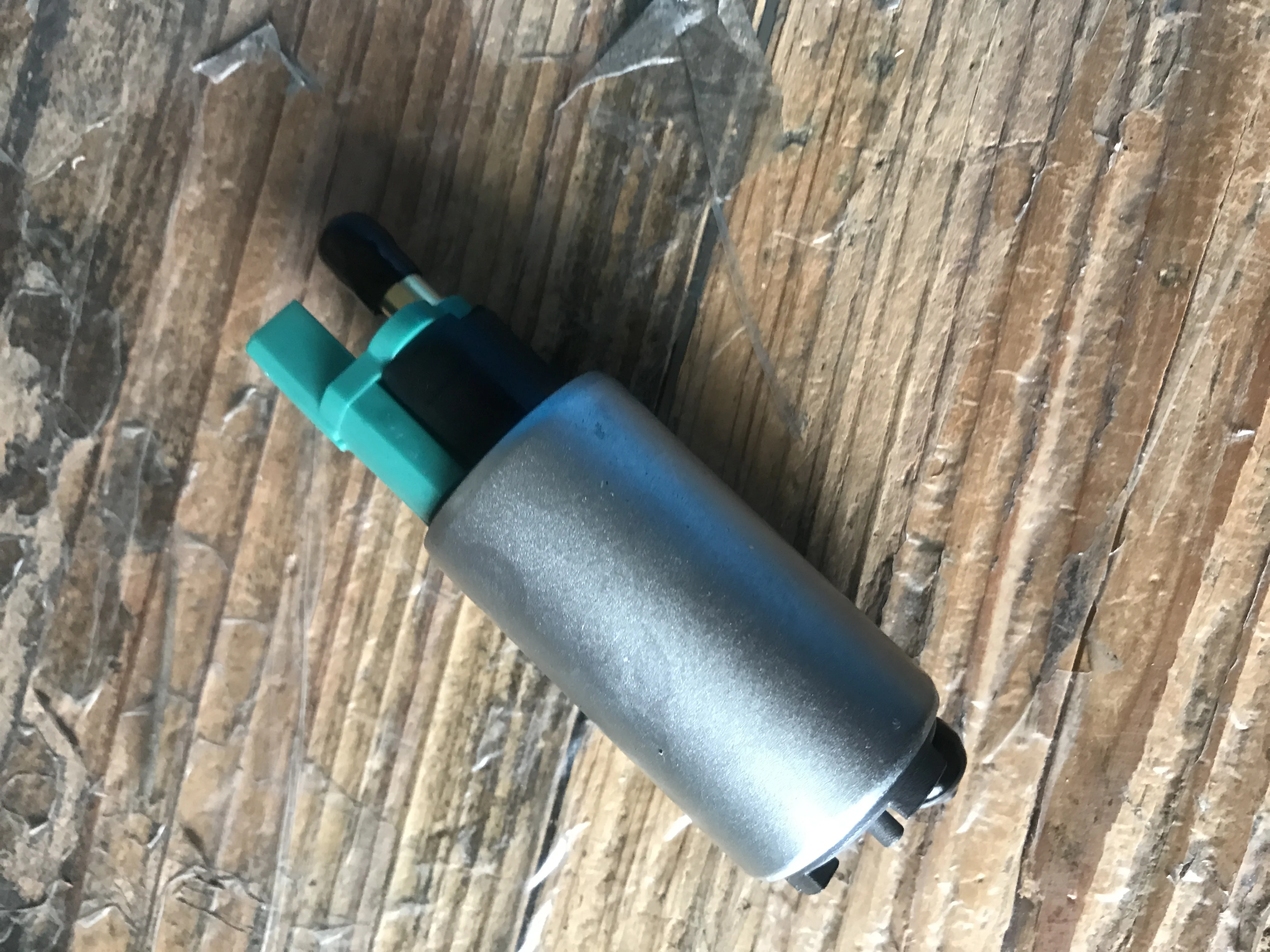 HX380705 Hot sale factory direct sale XL2V-9350-AA 12V 5.5A electric fuel pump for car